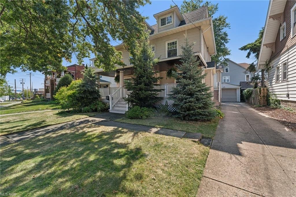 11729 Clifton Blvd - Lakewood