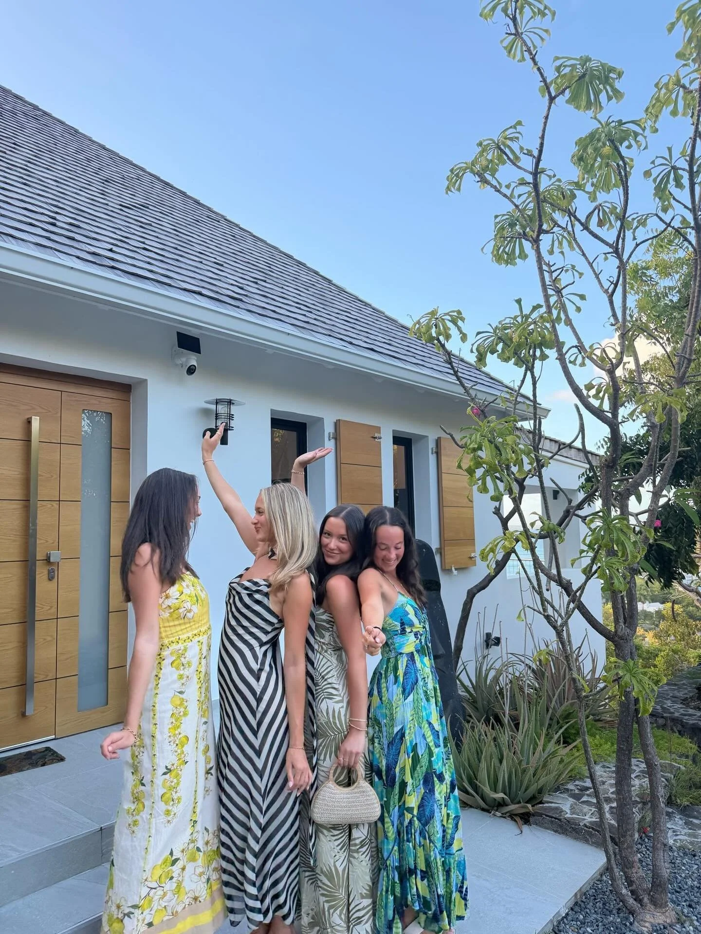 We hope everyone had a fun and relaxing spring break! Tag a sister you spent your break with! 💛