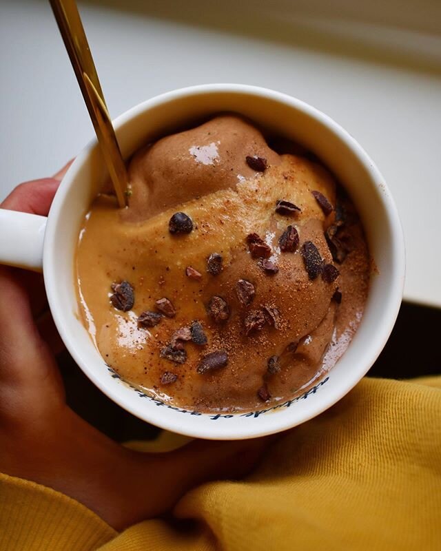 Mocha Latte Nicecream!☕️🍌
(Swipe to see the consistency and the pbbb on top😍)
I made this for breakfast yesterday and will definitely be making it again soon! It was the creamiest and dreamiest mug full of breakfast (plus coffee in one!) and I love