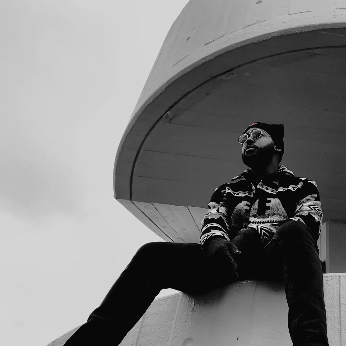 A L R I G H T - The Music Video is dropping this Sunday 🙏🏾 😊
📸 by @mrvisualiseitfirst 
.
.
.
.
.
.
⁣
#SlickdotR #SR2 #Unkwn #ThisIsUnkwn #Wave #Vibe #Zone #Zoner #Artist #Producer #rap #grime #hiphop #alternative #art #mywork #creativity #creativ