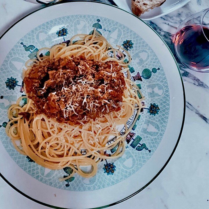 RESISTANT STARCH 101 ⁣⠀⠀⠀⠀⠀⠀⠀⠀⠀
⁣⠀⠀⠀⠀⠀⠀⠀⠀⠀
🍝  a form of starch that is resistant to digestion in the small intestine , thus acting as a fibre when consumed ⁣⠀⠀⠀⠀⠀⠀⠀⠀⠀
⁣⠀⠀⠀⠀⠀⠀⠀⠀⠀
🍚 it&rsquo;s awesome because it feeds the healthy bacteria in your gut