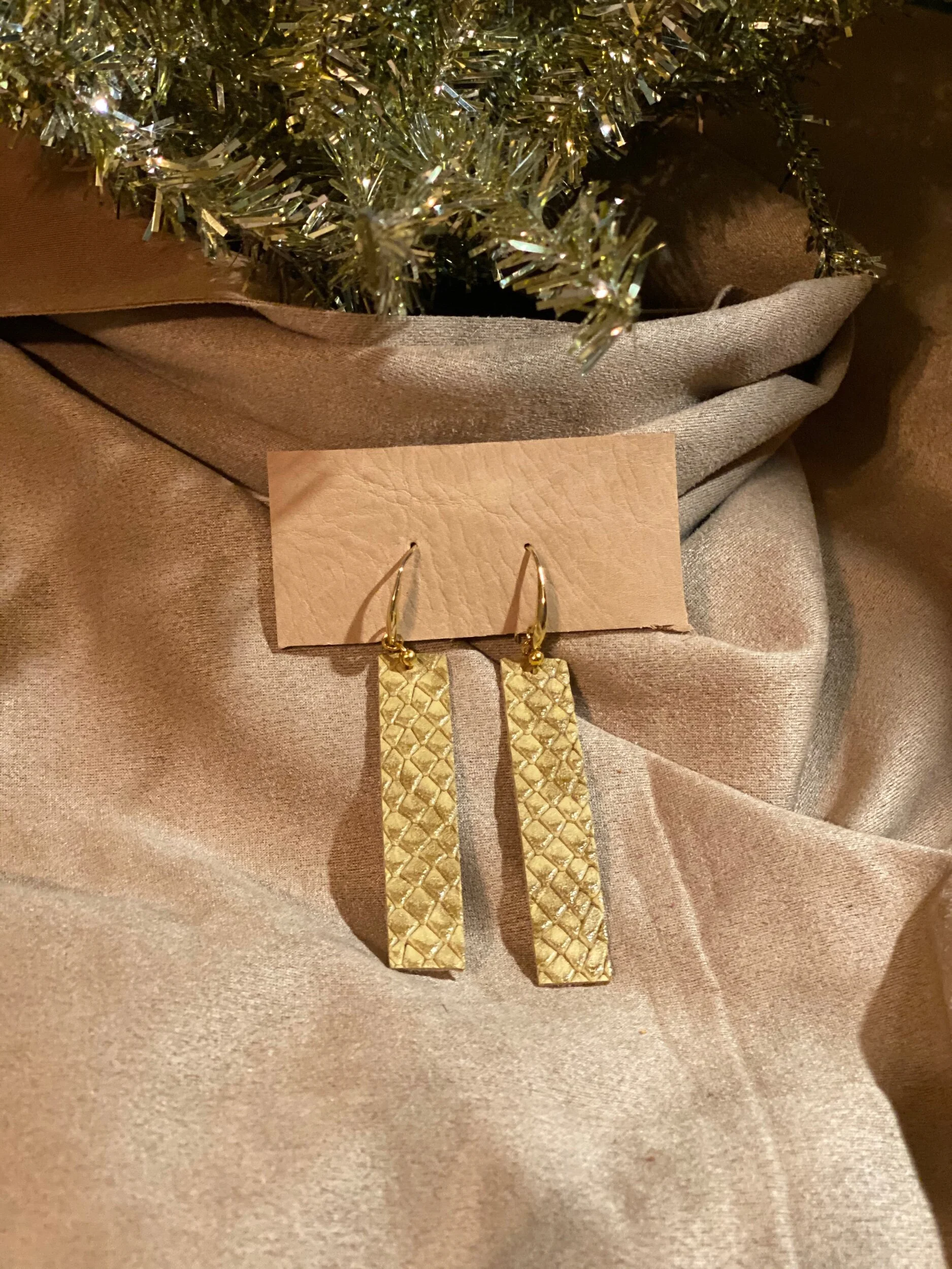 20D54CC4-7225-4565-AE8D-7A693053DF61