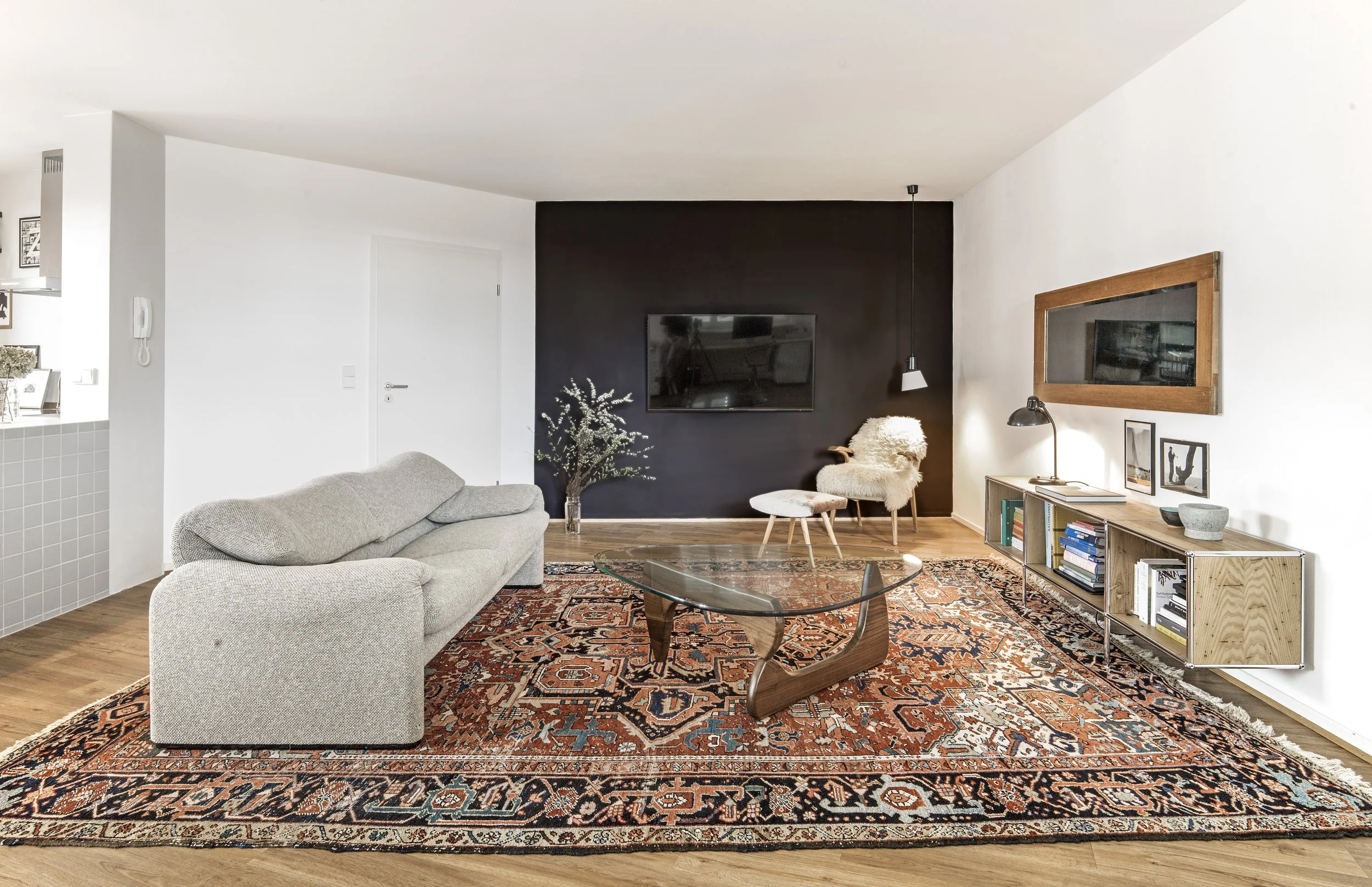 Innenarchitektur Loft Wohnzimmer Vintage schwarze Wandmodern