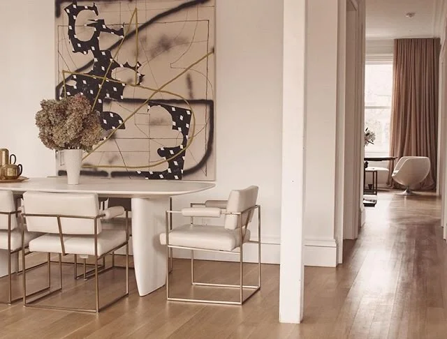 The long view. Creating long sight lines creates gracious spaces.  Table @cb2 chairs #milobaughman painting by @trudybenson * * * * 
#interiordesigner #interiordesignerslife #interiordesigninspo #interiordecoration #interiorinspo #interiorarchitectur