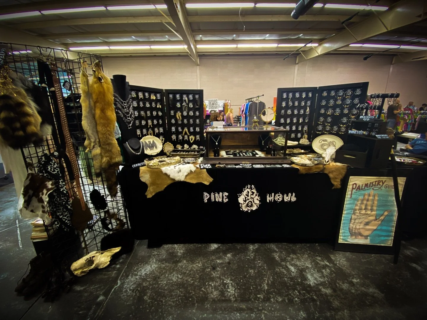 SPARTANBURG @se_punk_flea_market this weekend! 11-7 Saturday &amp; Sunday!! 🖤
.
.
.
.
.
#sepfm #southeastpunkfleamarket #prfm #punkflea #spartanburg #upstatesc