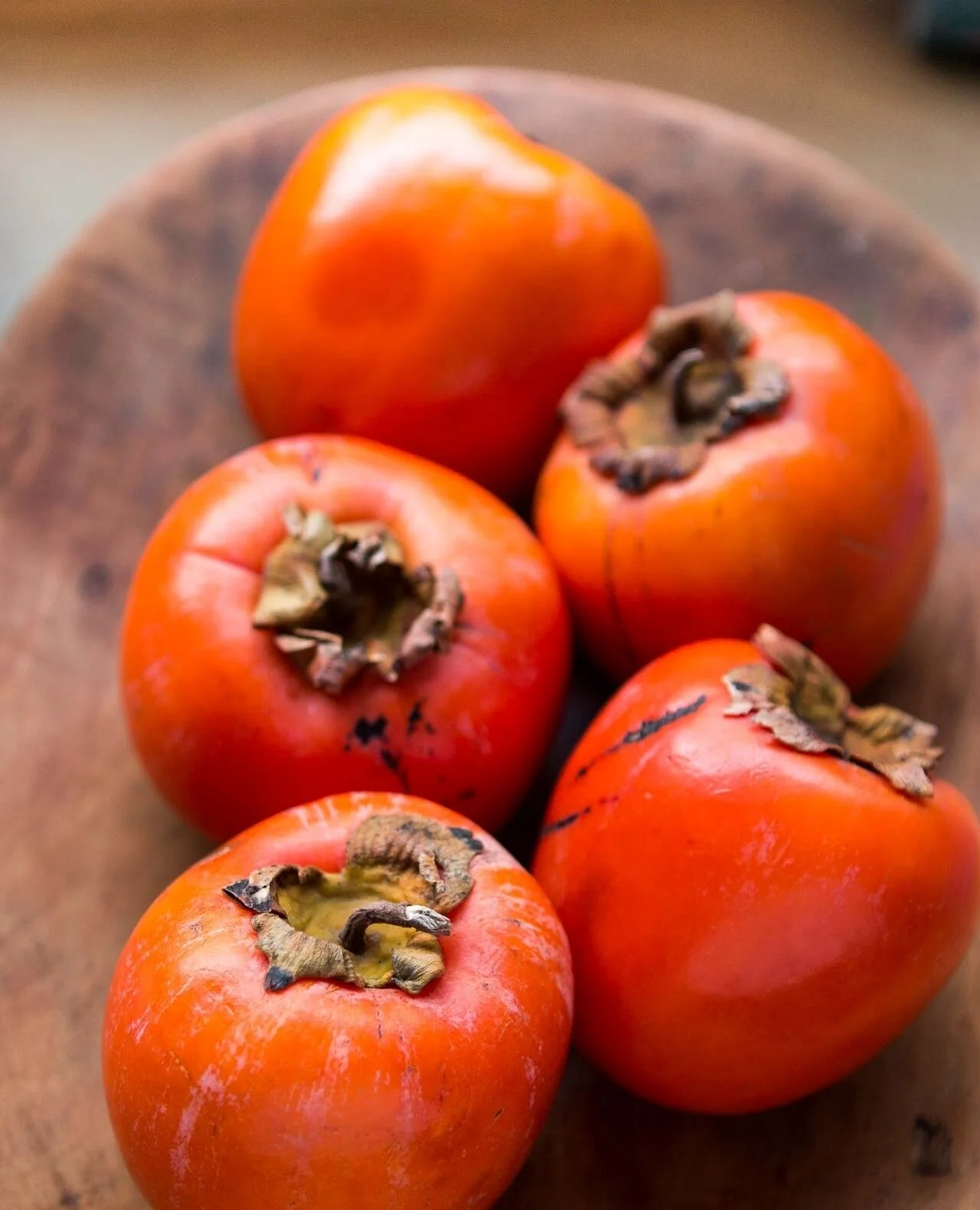 This fall we are loving our persimmons. We eat them almost every morning with breakfast and they are sweet with a subtle cinnamon flavor. Have you tried them before? What is your favorite way to enjoy persimmons? Share with us in the comments...⁠
⁠
A