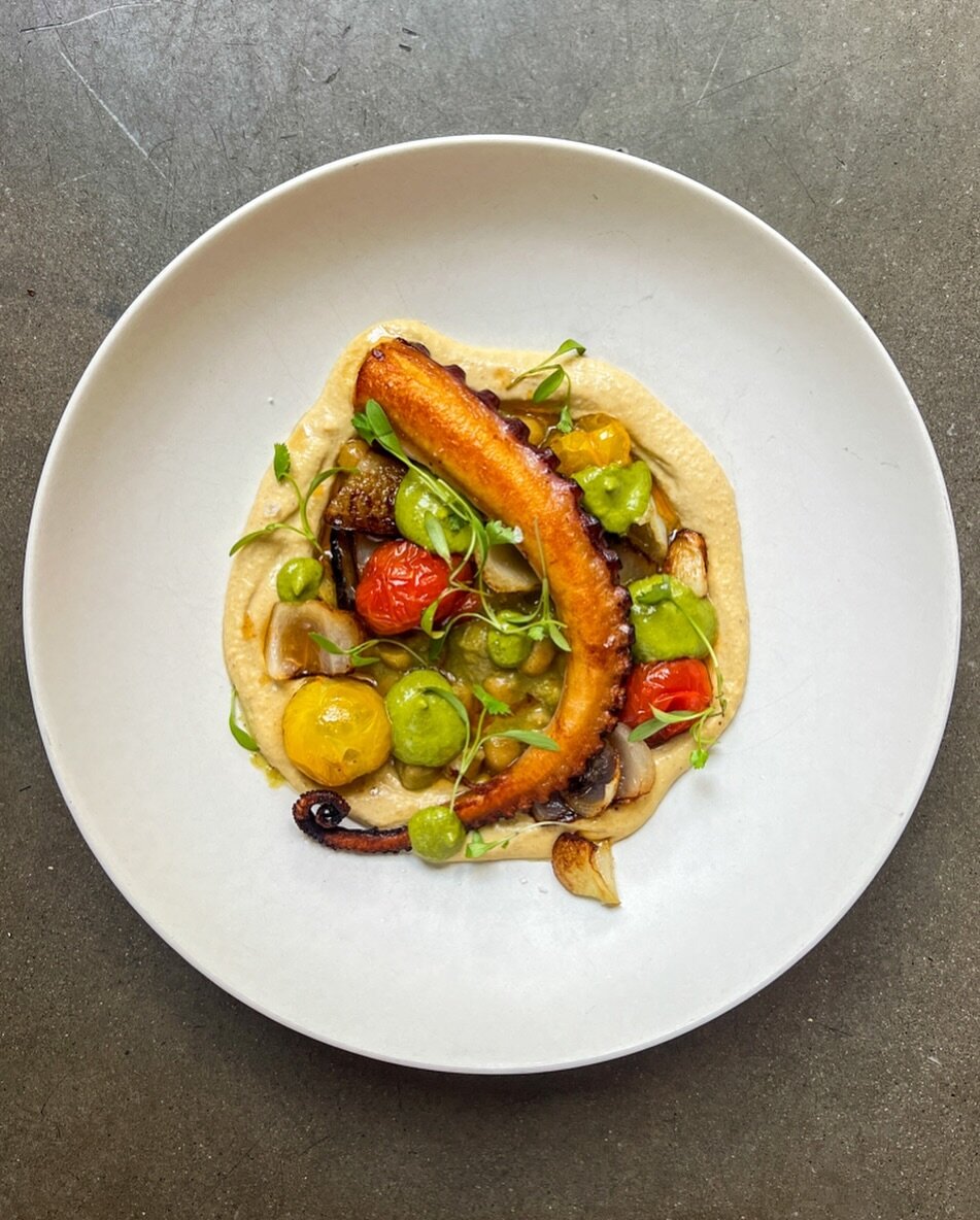 Lots of new dishes and cocktails landing on the dinner menu this weekend!

Octopus with hummus masabacha, blistered tomatoes, charred cipollini onions and green harissa. 

We hope to see you soon 😁