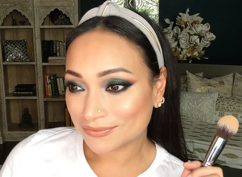 What Color Lipstick Goes With Dark Green Eyeshadow