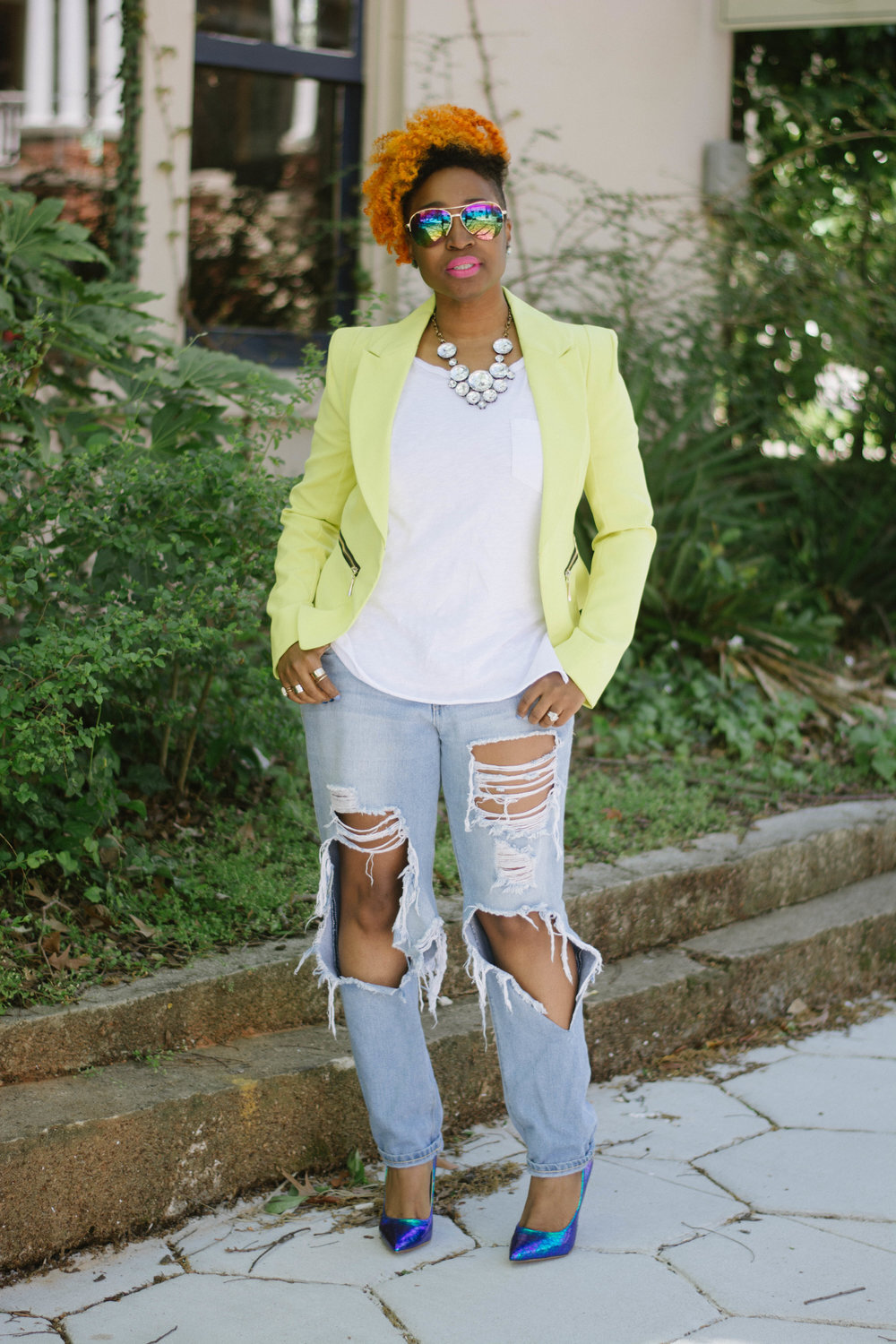 white+tshirt+street style_1.jpg