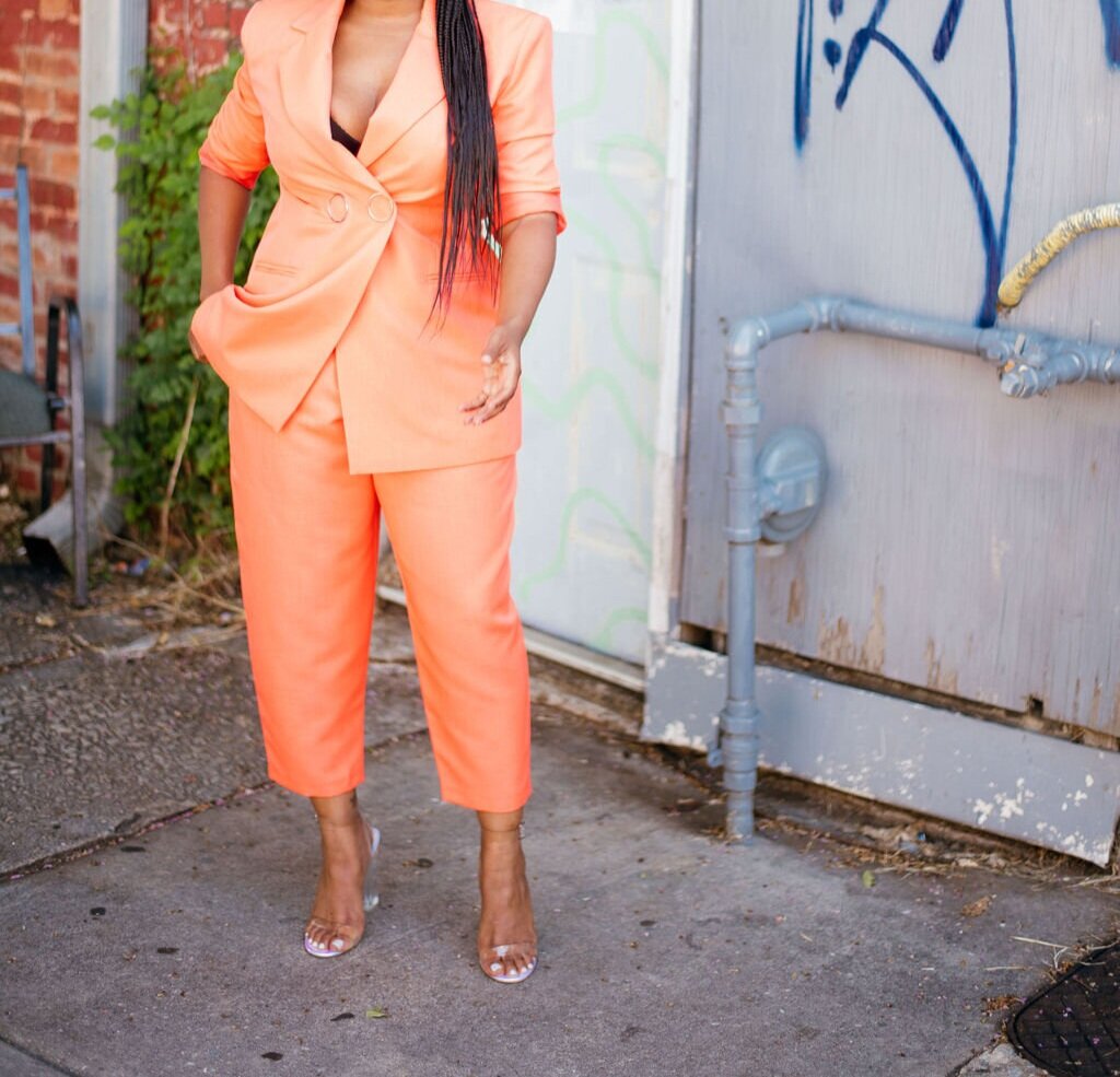 staying+cute+in+a+coral+pant+suit_1.jpg