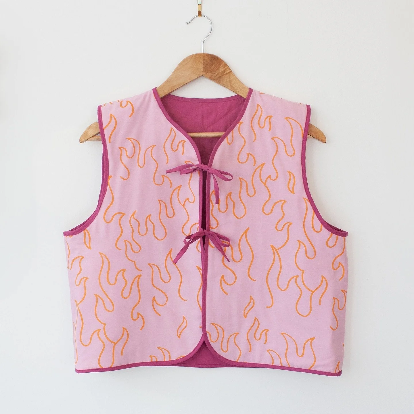 Printed Vests are dropping tomorrow at 8am! You&rsquo;ll find them in my online shop ✨
Thank you for all the love they received so far and at Glasgow Print Fair last Saturday. Few of them already sold out! Thank you so much!

It took me a while to pu