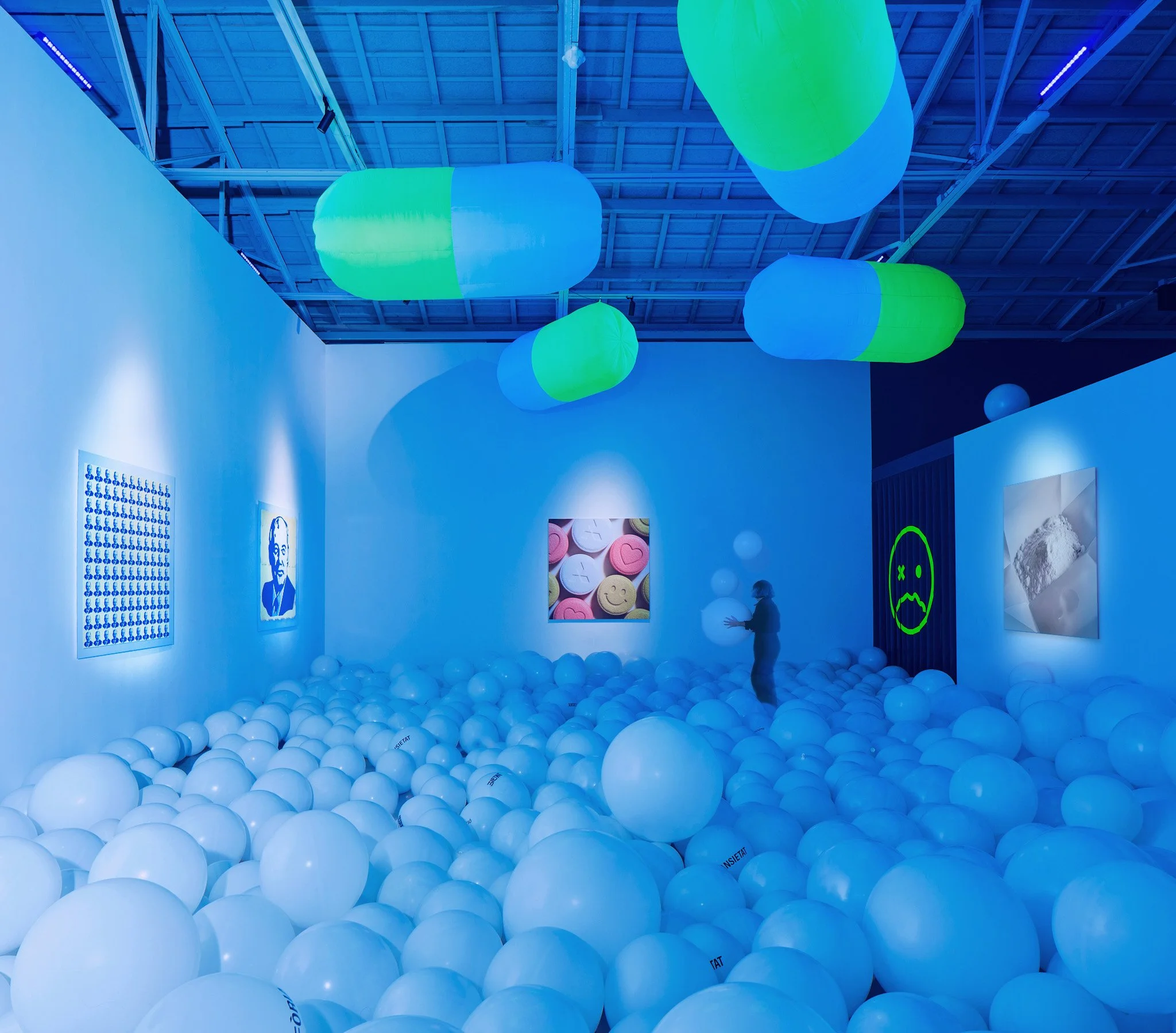 La ruta bombas gens layers of reality valencia destroy altre diseño expositivo arquitectura efimera ricardo ruiz drogas laboratorio sustancias mescalina foto david zarzoso artur duart democracia radiante vitamin marta moreira