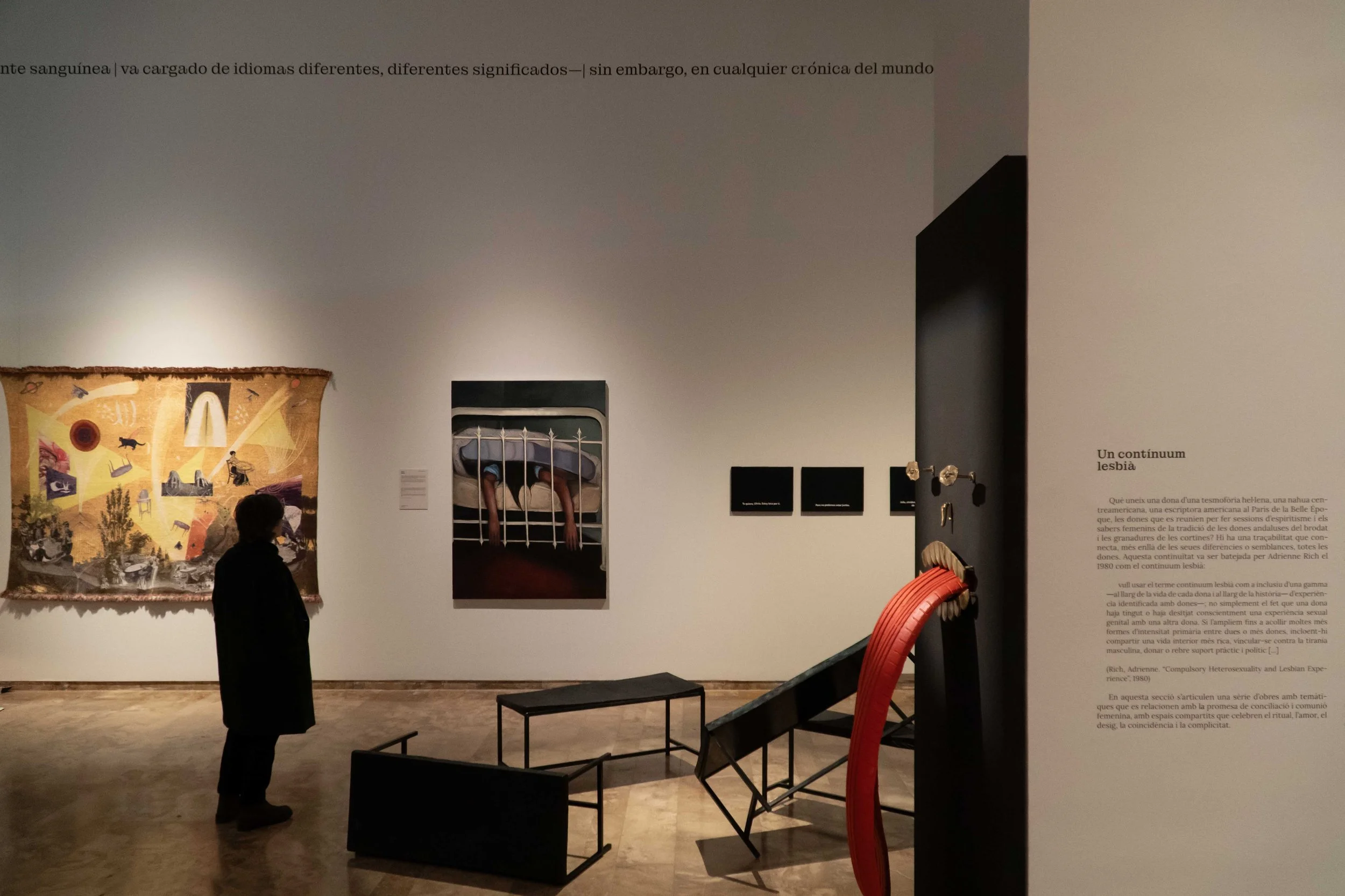 La Nau girar como planetas mireia ferrer espacios de afectividad entre mujeres marta negre ricardo ruiz altre diseño museografia museografico exposición cuidados