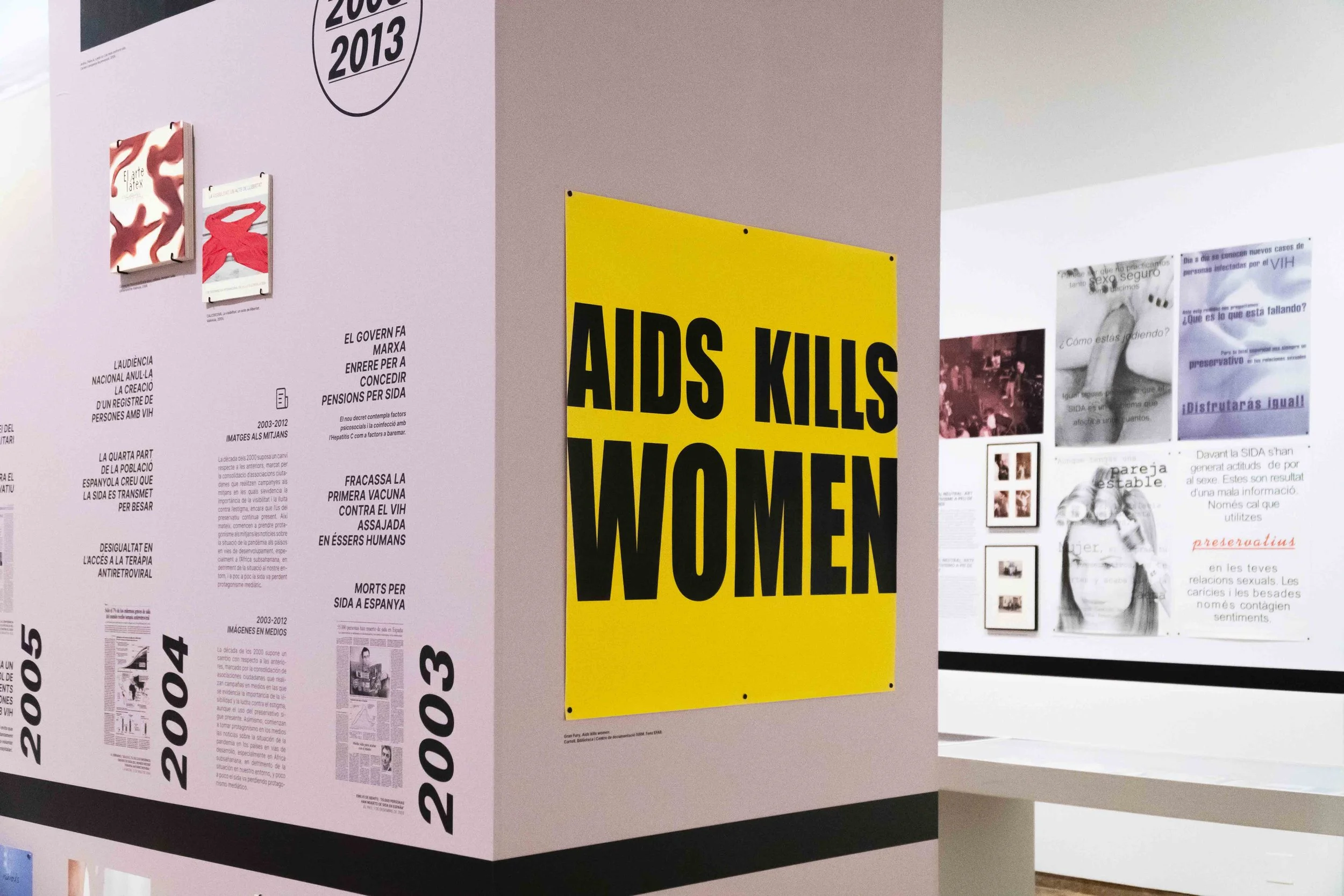 The show must go on La Nau Comitevlc Universitat valencia diseño exposición marta negre ricardo ruiz pilar devesa ramon espacio pepe miralles altre sida vih valencia