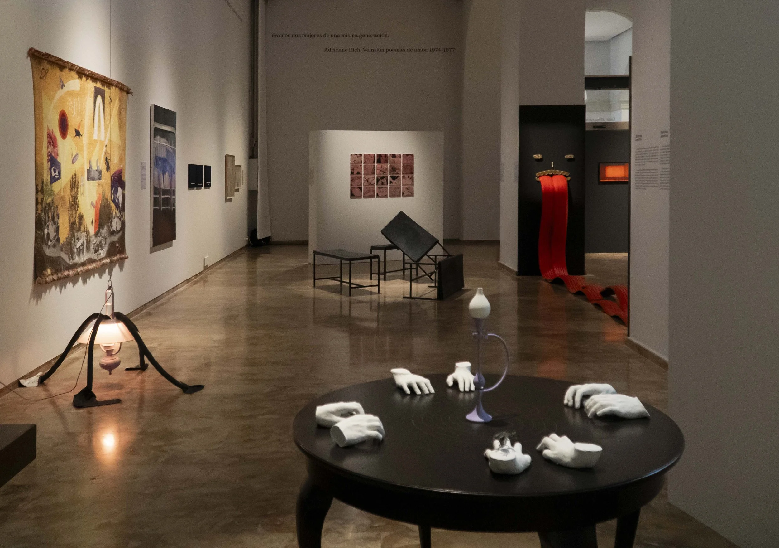 La Nau girar como planetas mireia ferrer espacios de afectividad entre mujeres marta negre ricardo ruiz altre diseño museografia museografico exposición cuidados