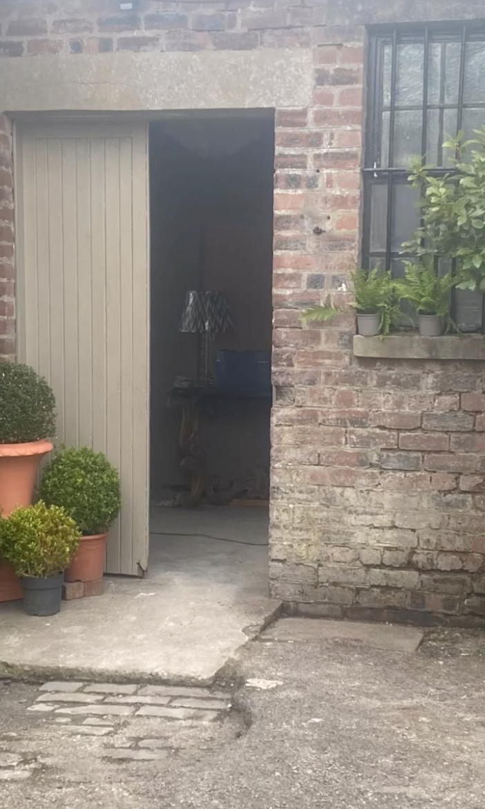 Burgh Yard 2.png