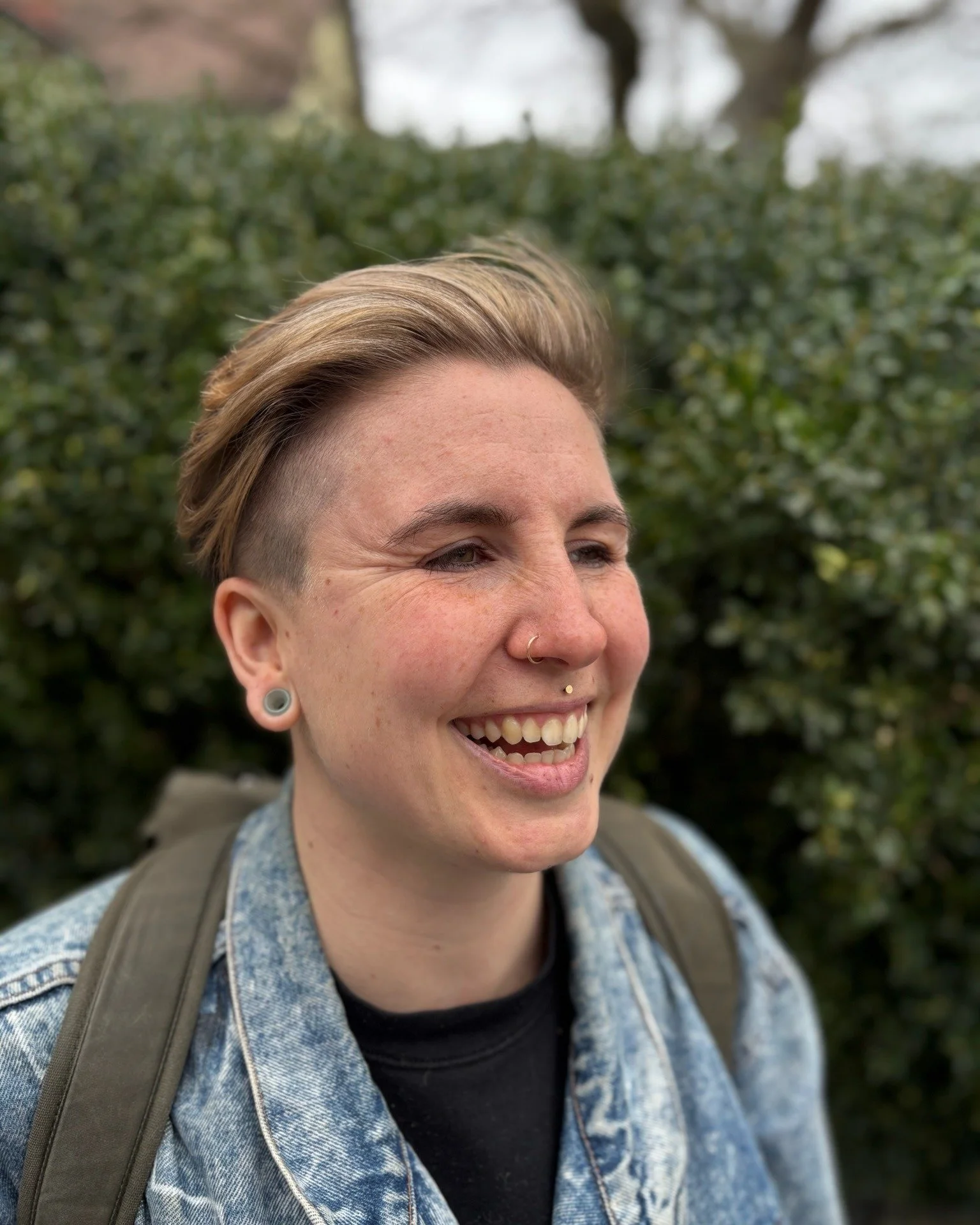 Happiness is fresh hair! Highlights and a cut. Always lovely to see you Mar! ✨💈

➡️ swipe for before &amp; after

#HomeHairSalon #haircut #yyj #yyjHair #VictoriaBC #HairTransformation #BeforeAndAfter #SafeInMyChair