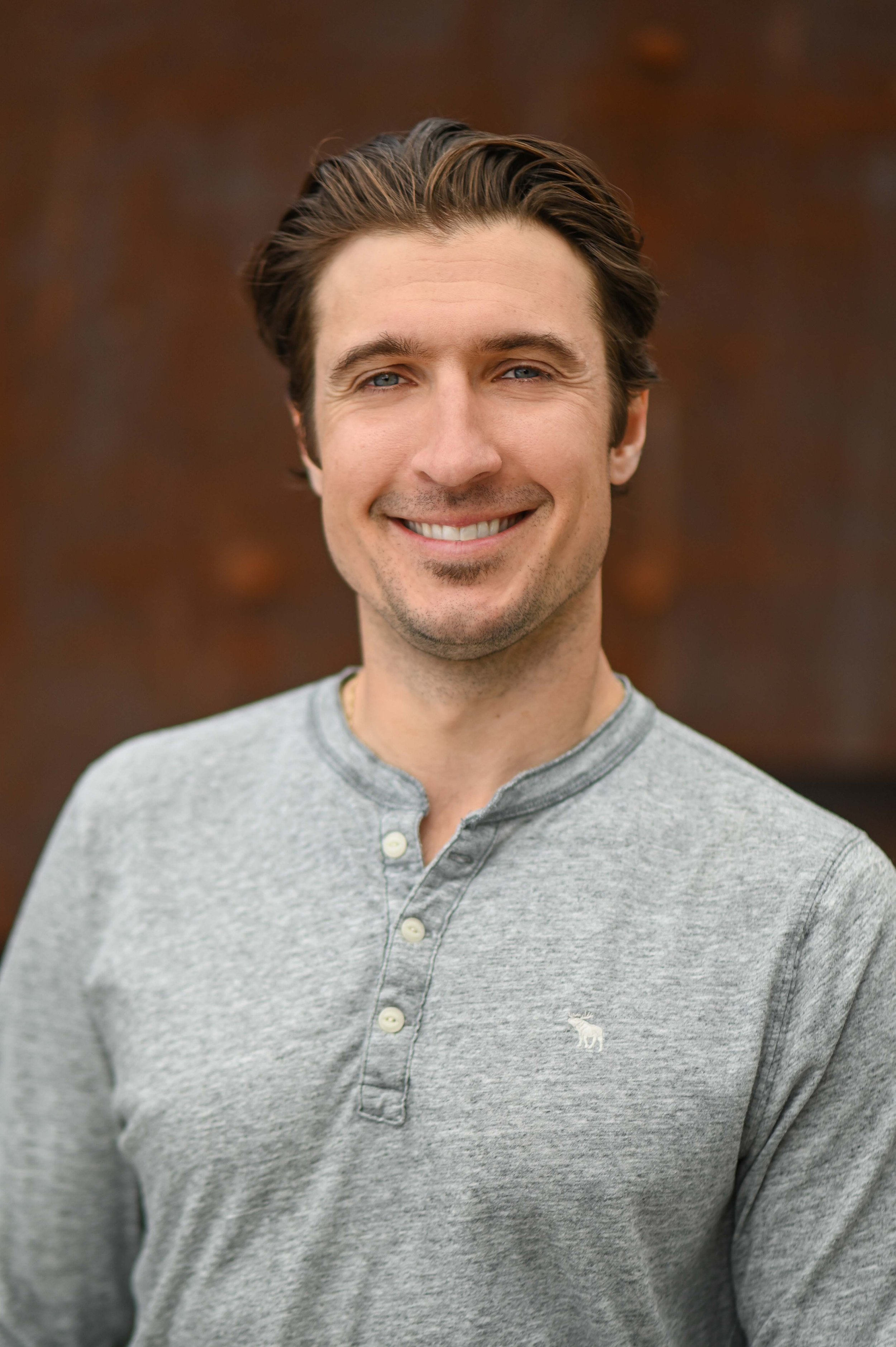 Headshots_009_edit_resize.jpg