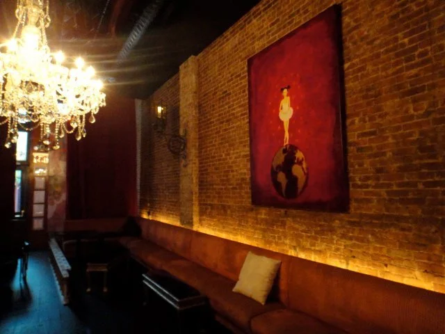 claire petit painting in situ image