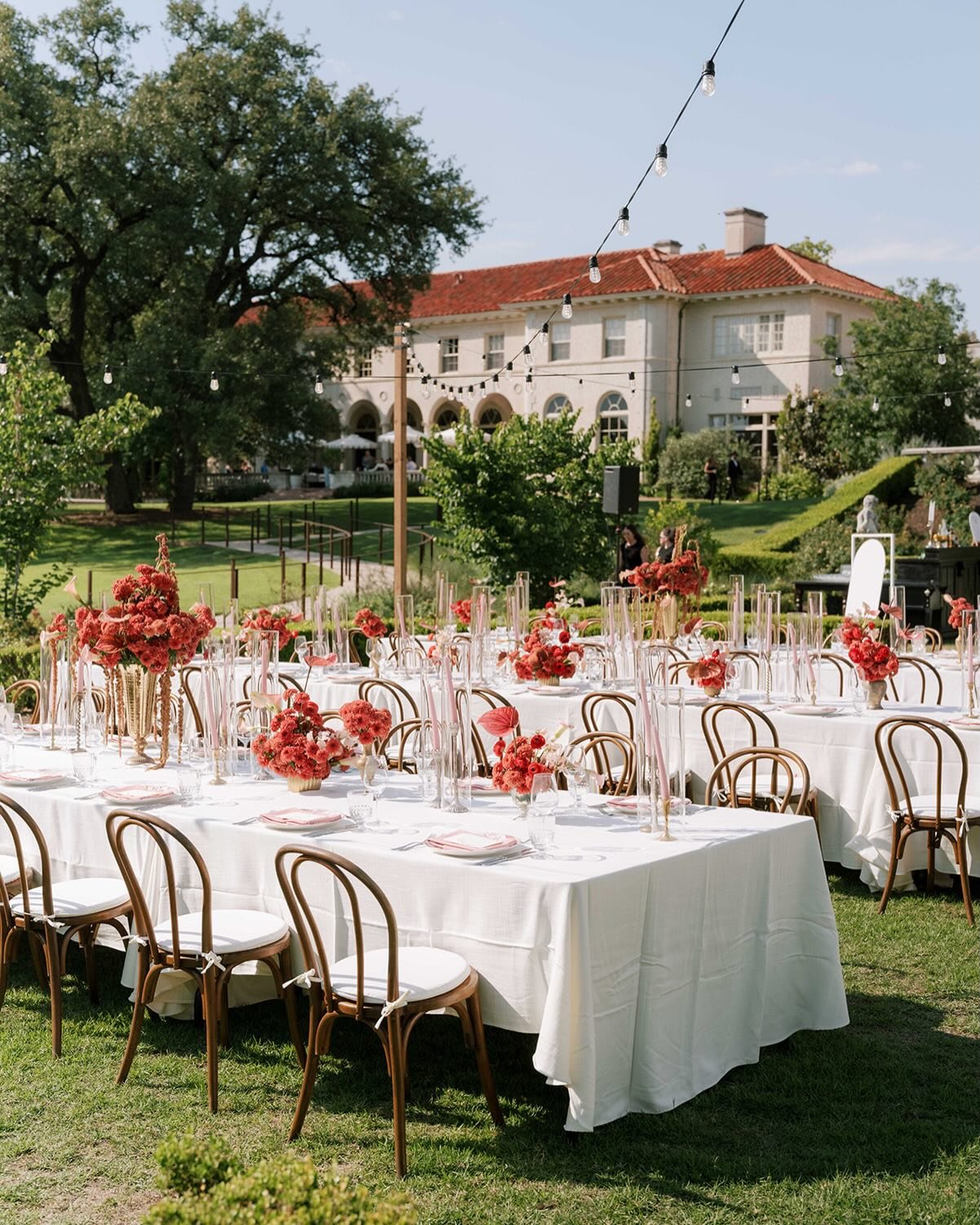 still here still flowering and still booking for 2026!! also very excited to share a handful of galleries that have been hiding in my drafts! First up ~ 5&bull;10&bull;24 ~ Lucia + Darian @commodoreperryauberge 
a whole MOOD and quite possibly the co