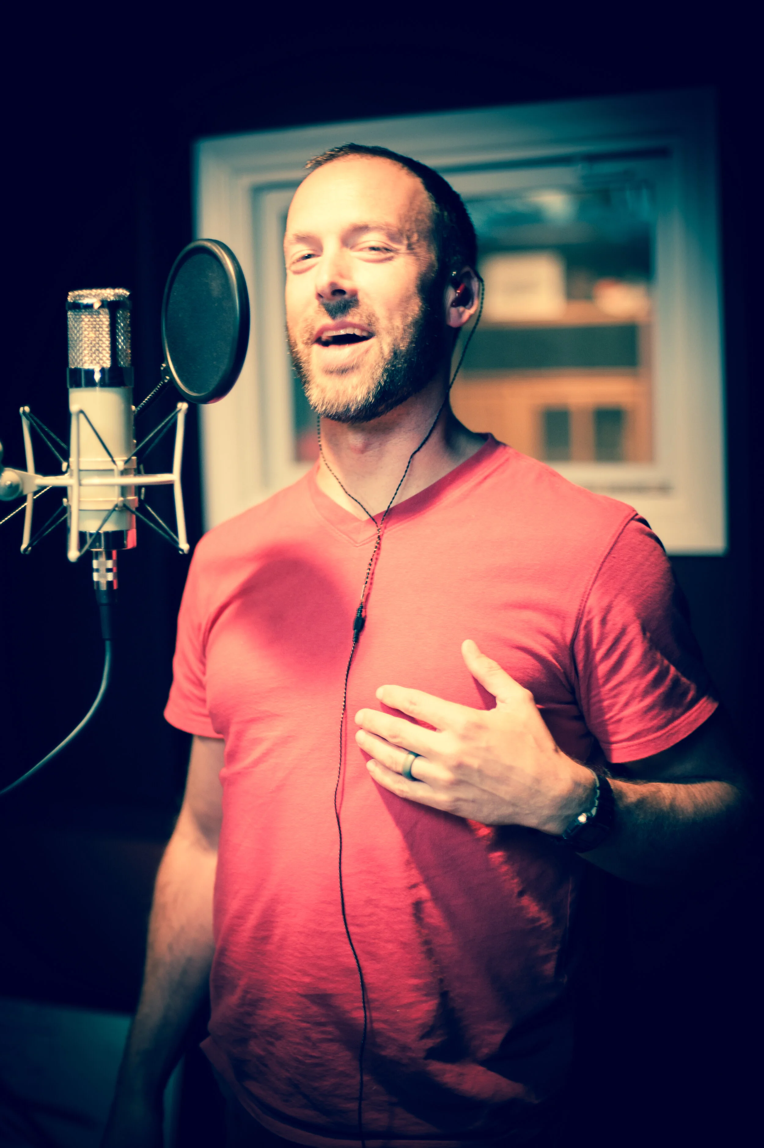 Michael Turner on vocals