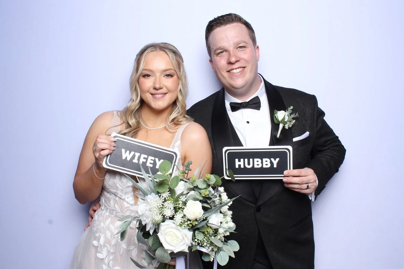 A + A

Dream Team -

Venue - @themanhattanhotel 
Photographer - @cornerof35th 
Florist - @desflora_flowers 
Hair / make up - @makeupbykatarina 
And @offthehook.au