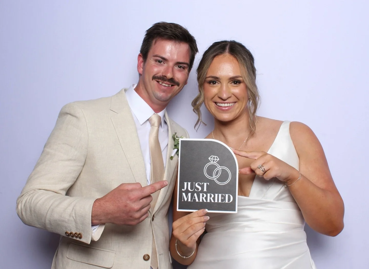 M + N 🤍

Dream Team - 

DJ / band - @antlorenzo_

Celebrant - @sarahthecelebrant_

Photographer - @cassandrafayephotography 

Content creator - @bymaycontent

Florist - @isa_beau_peep