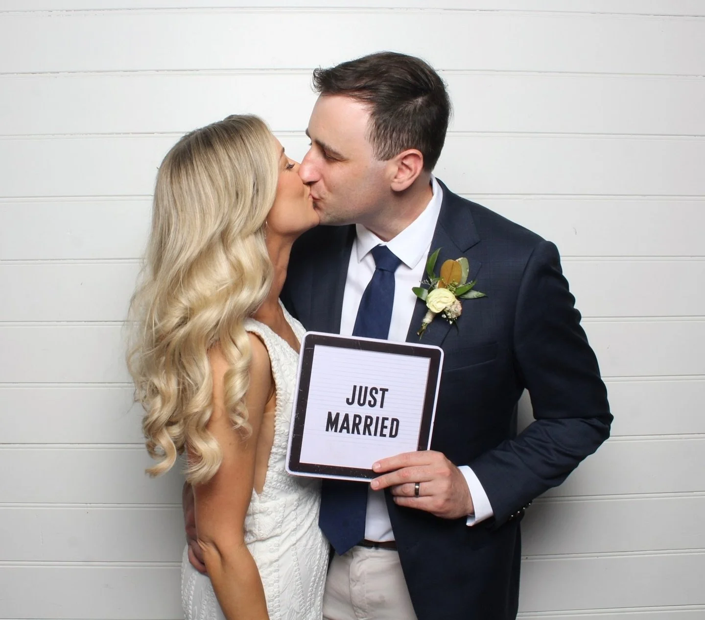 E + C 🤍 

Dream Team -

Venue - @fergussonwineryweddings 

Celebrant - @ceremoniesbyally 

Photographer + content creation - @michaelbriggsphotography

Acoustic duo - @wearepaperhearts

Music - @musicwithmemories 

Florist - @petals.inbloom

Hair - 