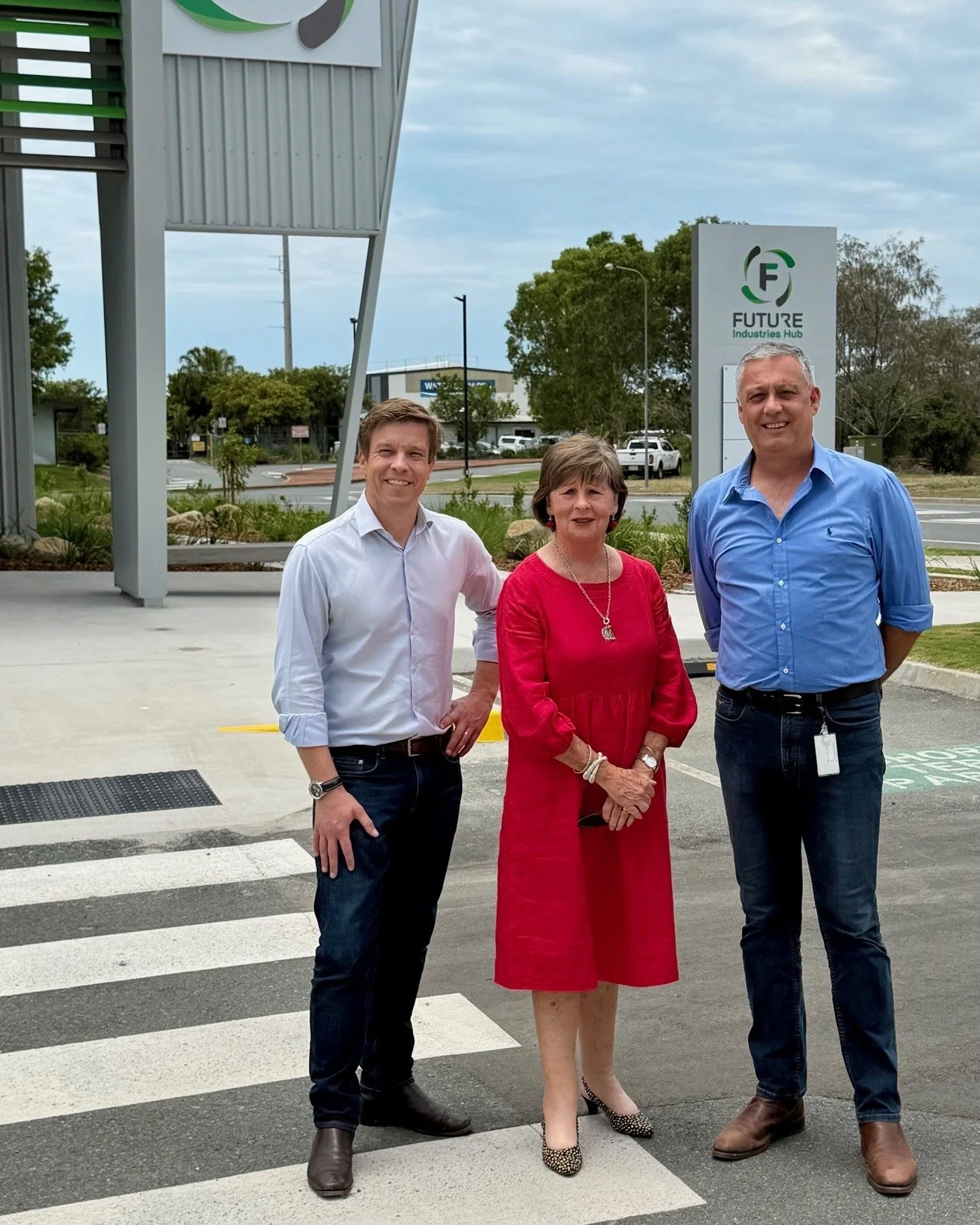 Welcoming EDQ to the RCOE👋

Last month, we welcomed Economic Development Queensland CEO Julian Simmonds and Board Member Julie Boyd to the Resources Centre of Excellence. During their visit, they toured the newly completed Stage 2 Future Industries 