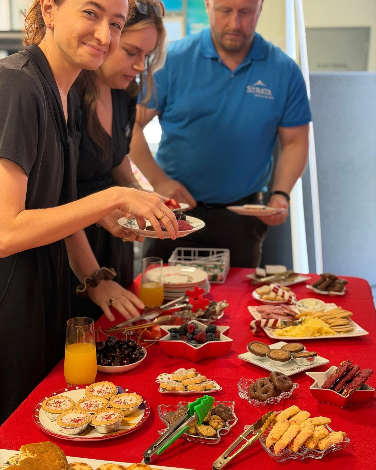 A festive afternoon on Tuesday at the RCOE as we celebrated Christmas with our wonderful tenants Mackay @manufacturingqueensland, @rin_mackay, @strataworldwide, @cquniversity Mackay, Dalrymple Bay Coal Terminal, @weldaustralia, Trade and Investment Q