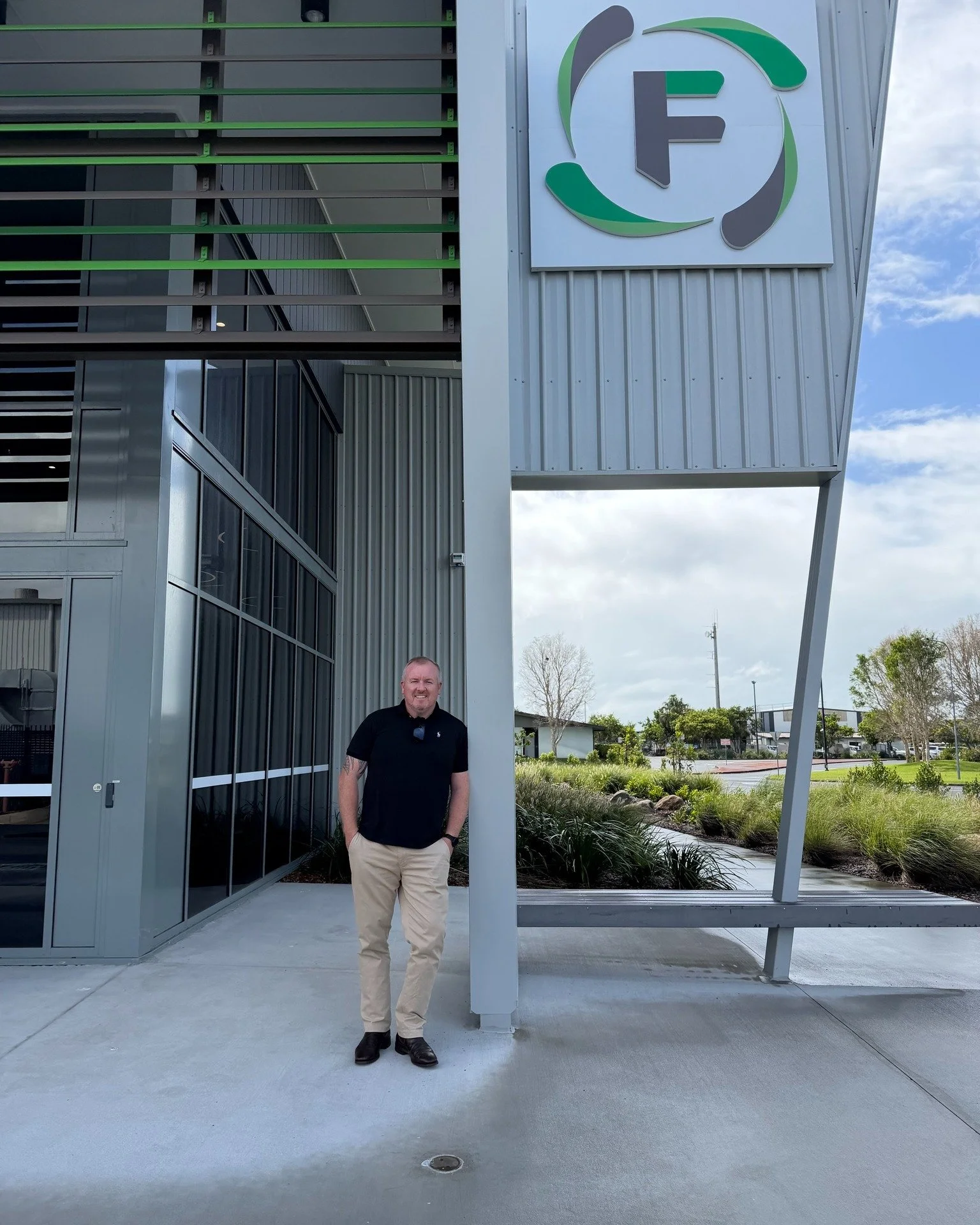 Great to have James Gilmour from @gilmourspace working from the Resources Centre of Excellence while in town🚀

James is a regular visitor to RCOE, often making use of our hot desk spaces to stay connected with industry while travelling. Today he has