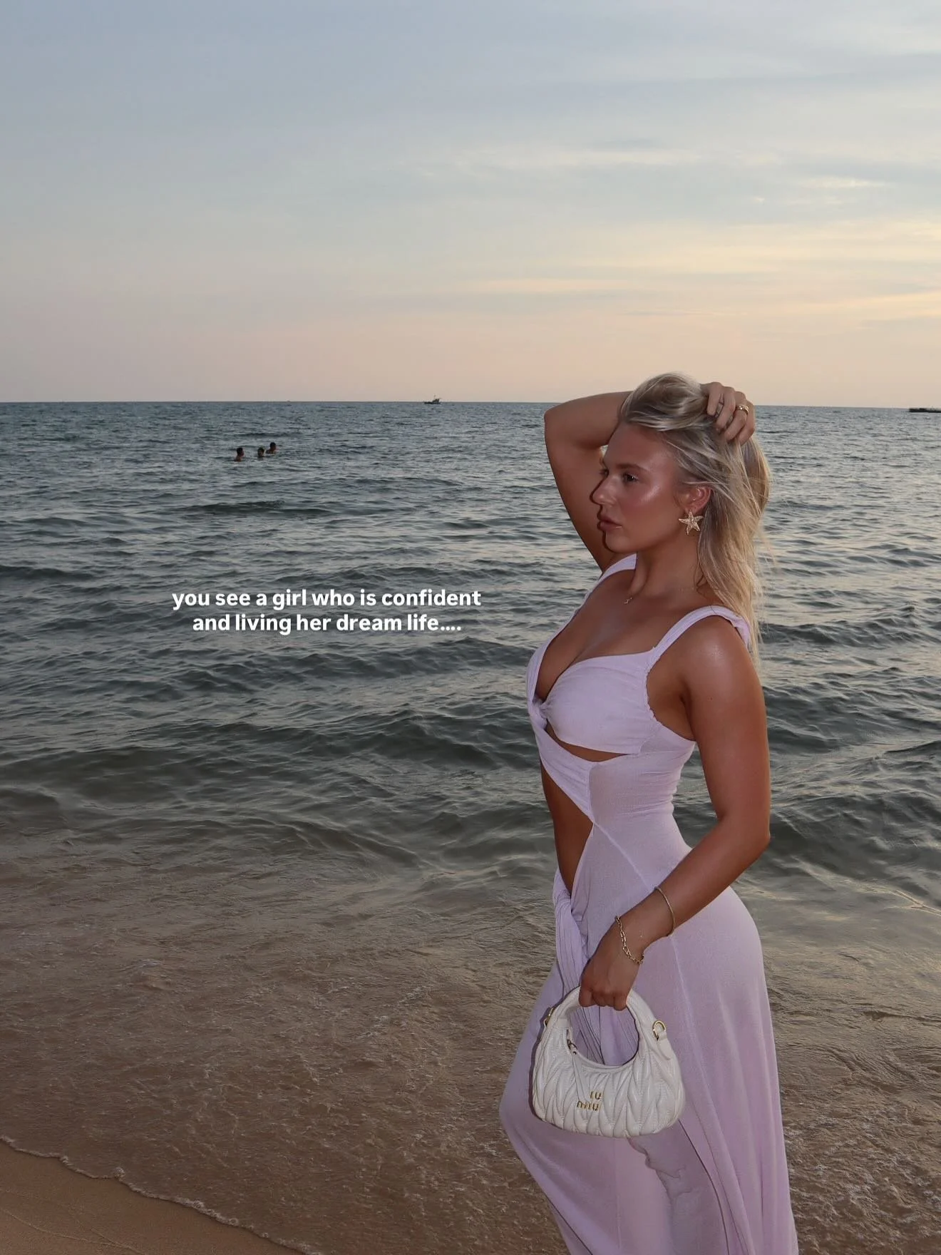 It&rsquo;s easy to look at someone and assume they wouldn&rsquo;t get it

&ldquo;It&rsquo;s easier for you&rdquo;
&ldquo;Your just lucky&rdquo;
&ldquo;You wouldn&rsquo;t understand&rdquo;

Trust me I do and I fucking get it

The thing about me and my