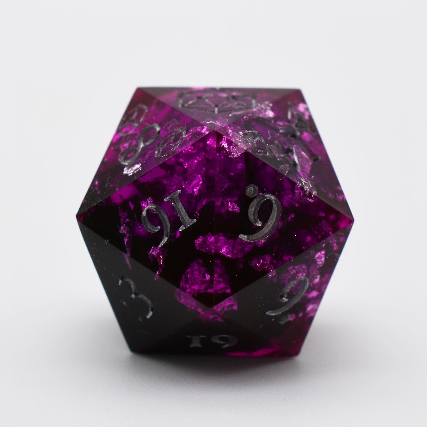 Some lovely single d20s that are still available for sale in the shop: Hex, Candied Rose prototype, Sugar Rush, and Dancing with Darkness. 

Thank you all again for your support! 

#dice #handmade #diceset #resin #diceporn #handmadedice #handmadewith