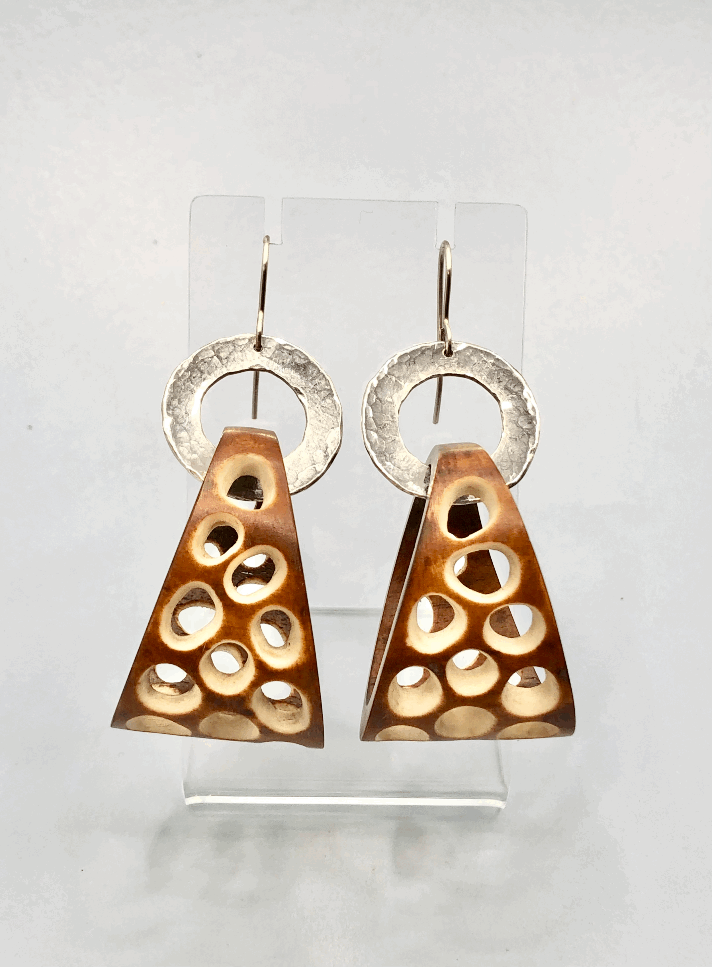 Naturally dyed antler basket hoop earrings with hammer-textured sterling silver link. Rachel Lambert Jewellery