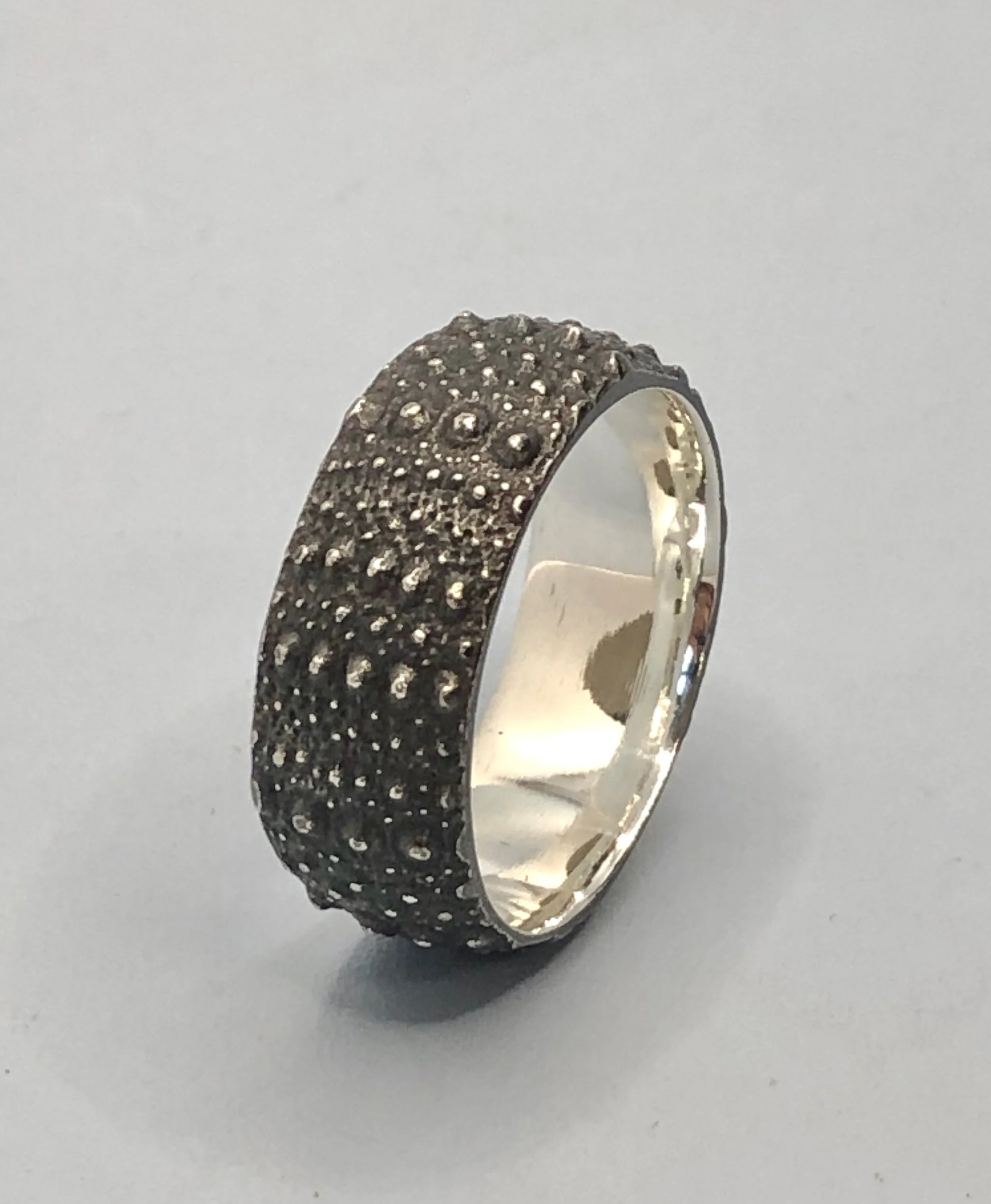 Blackened Sterling Silver Kina Pattern Band