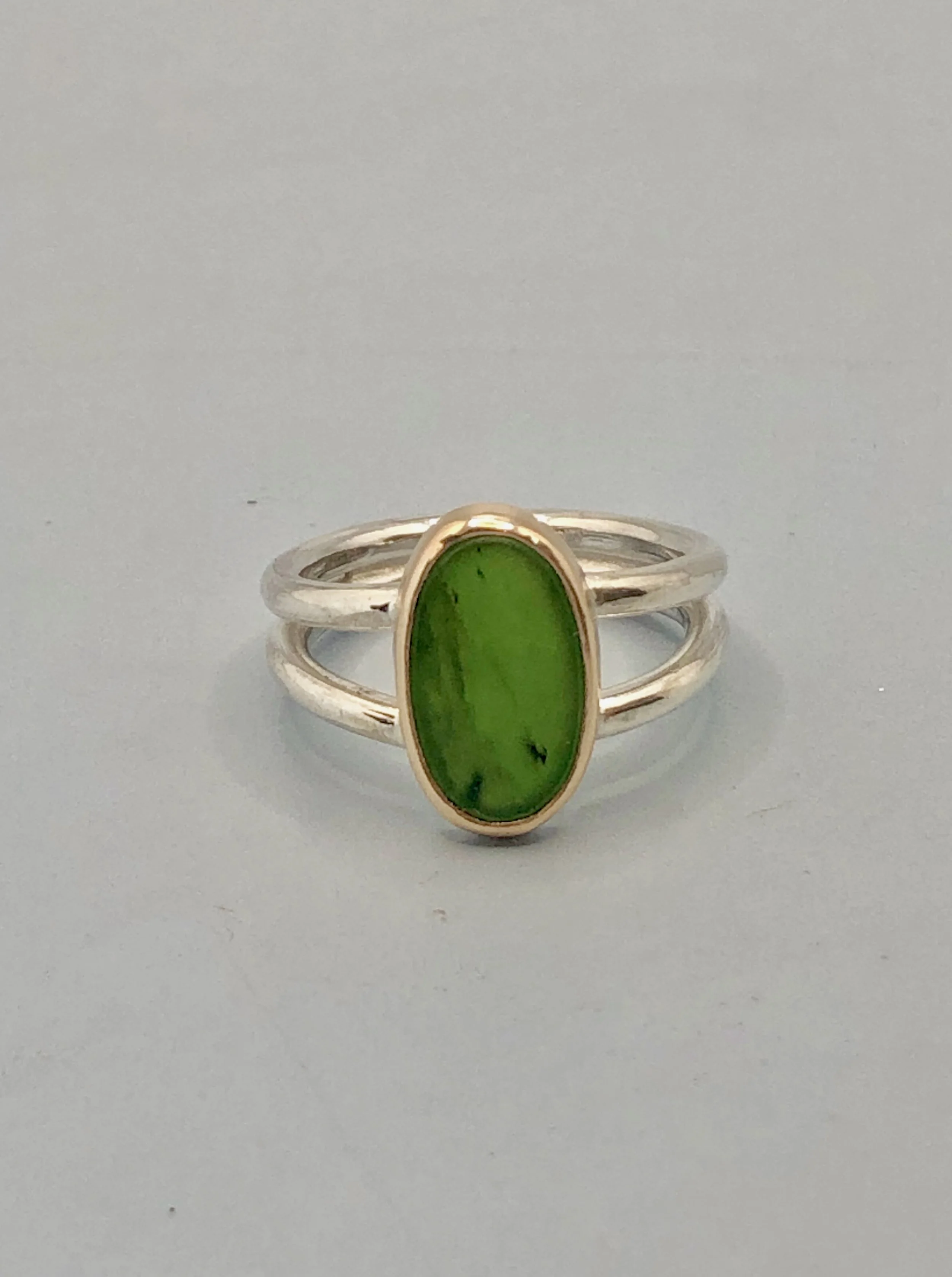 Pounamu Sterling Silver & Gold Split-Shank Ring