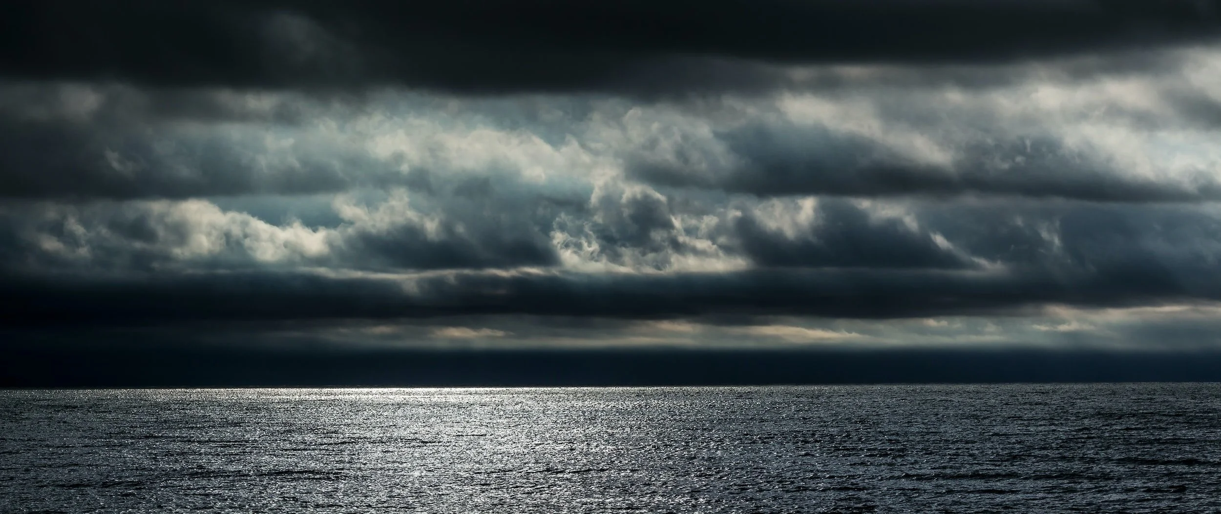 stormy water on the ocean in st petersburg, fl, symptoms of ptsd, trauma counseling