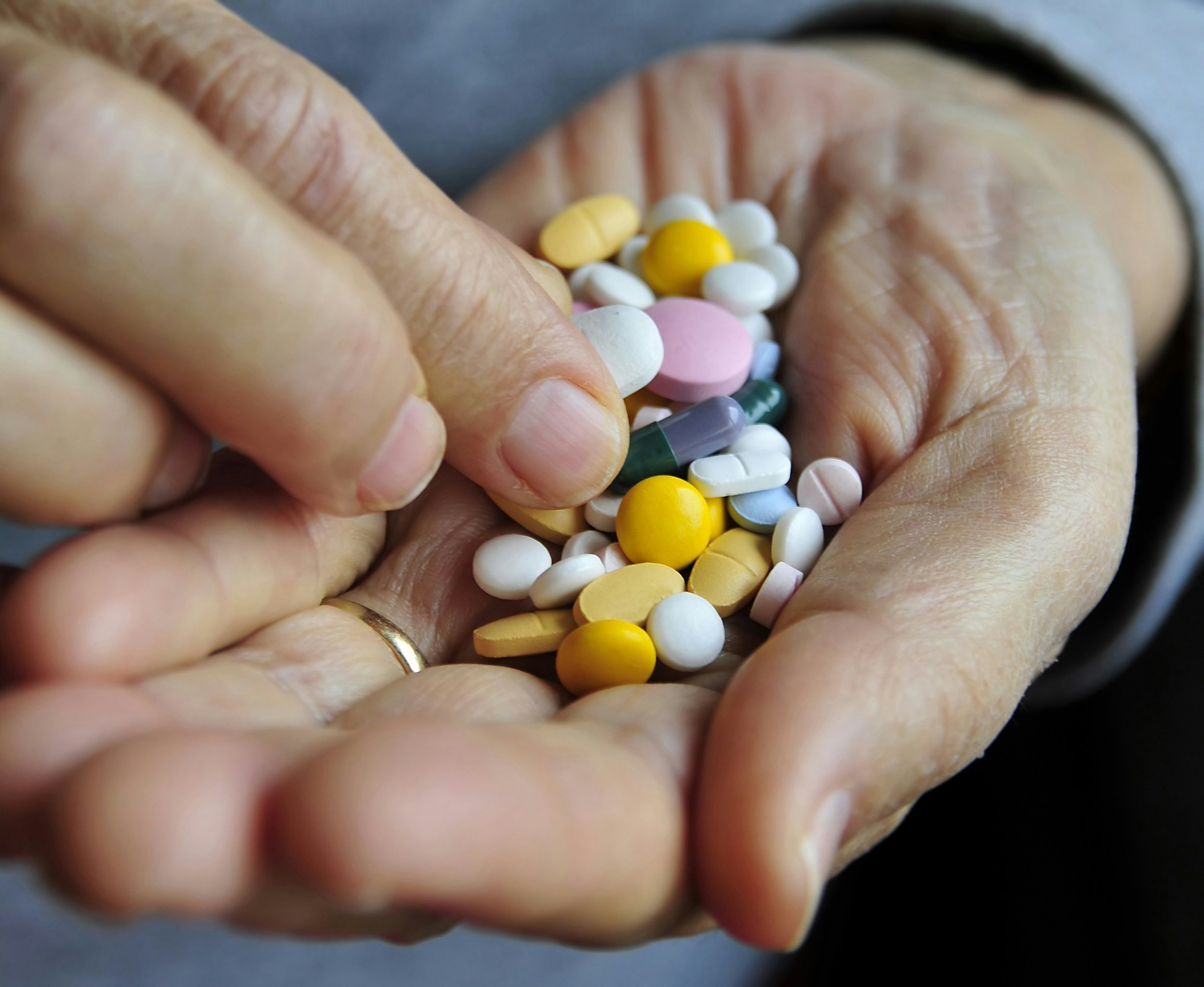 Understanding the Difference Between a Substance Habit and a Substance Dependence