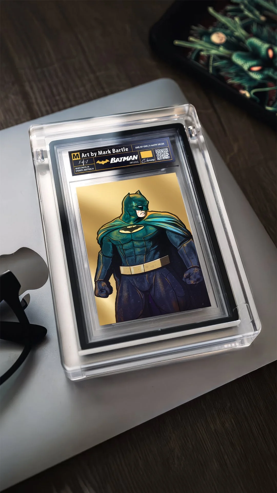 Batman Gold Chrome Phantom Display Story.jpg