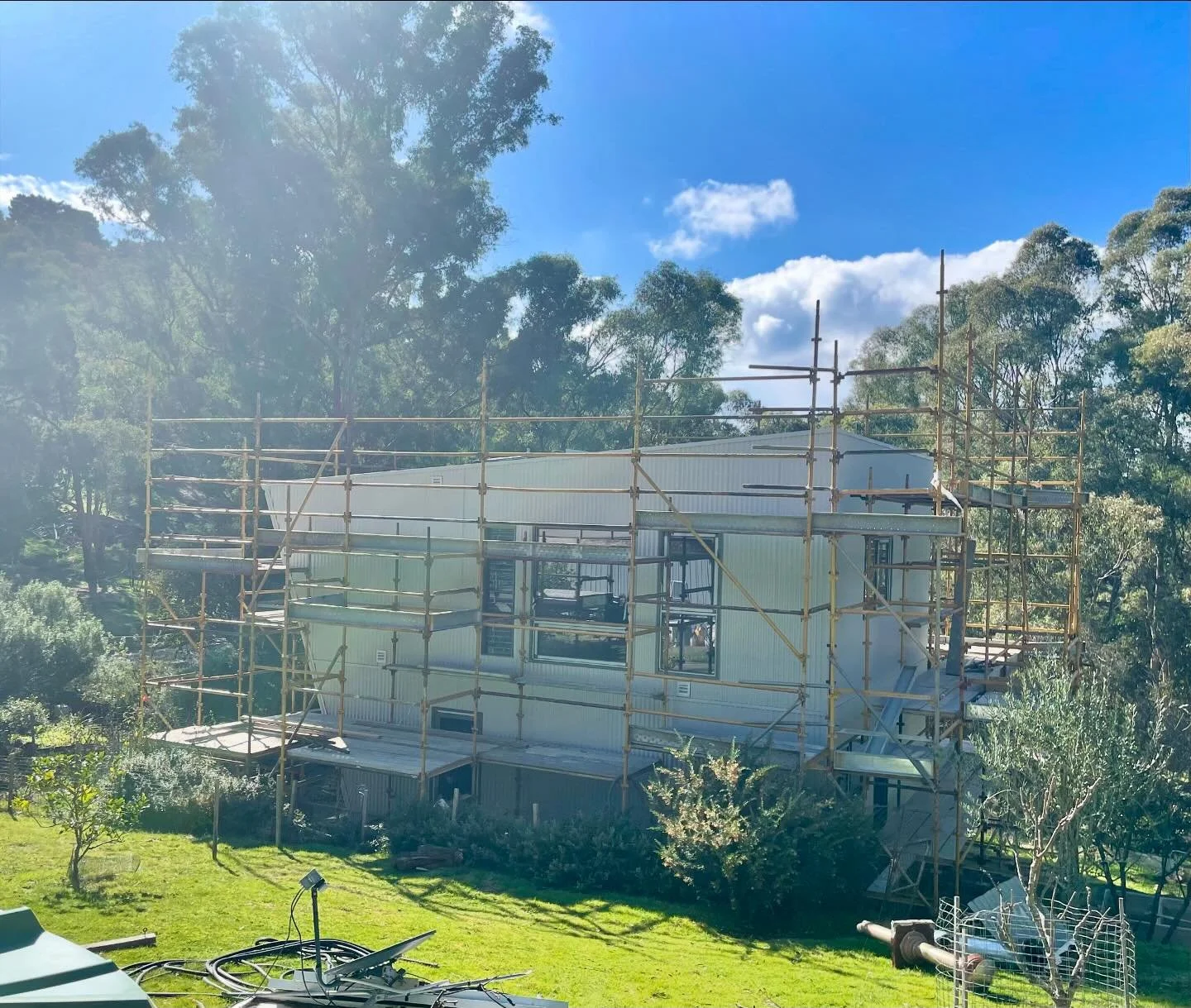 Works are getting so close to completion at our St Andrews BAL 40 new build. This project has been a great collaboration between builder and client. I&rsquo;m really impressed with the beautiful composite aluminum/Vic ash timber BAL 40 windows. The c