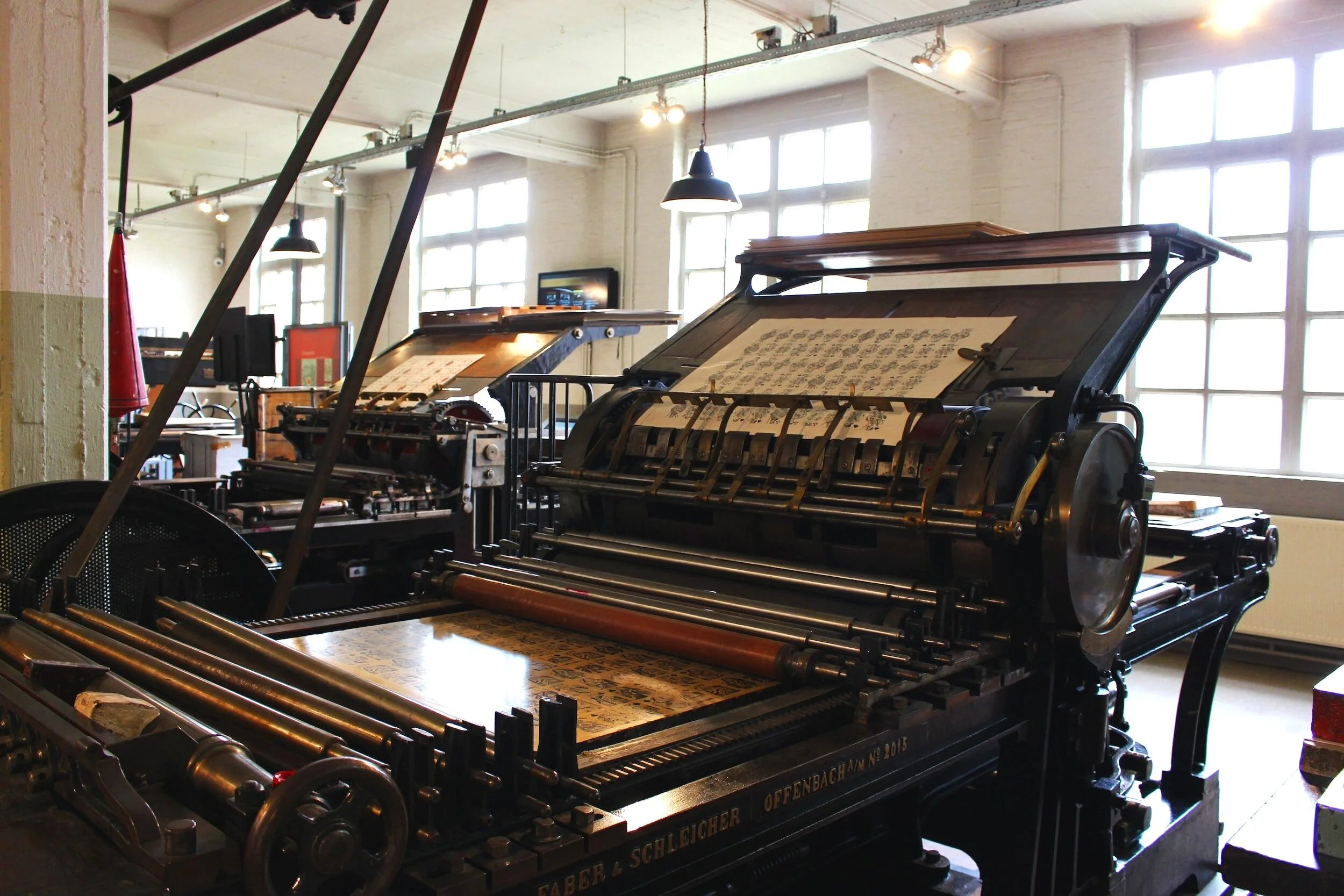 Artistic process: a vessel to transmit information throughout time