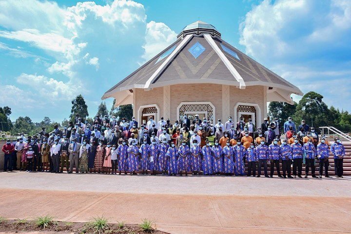 #repost @bahaiworldnewsservice
・・・
Residents of Matunda Soy, Kenya, are celebrating the opening of a local temple that is &ldquo;a sign of unity.&rdquo;

Full story on BWNS.org
Link in bio

#Bahai #News #Kenya
