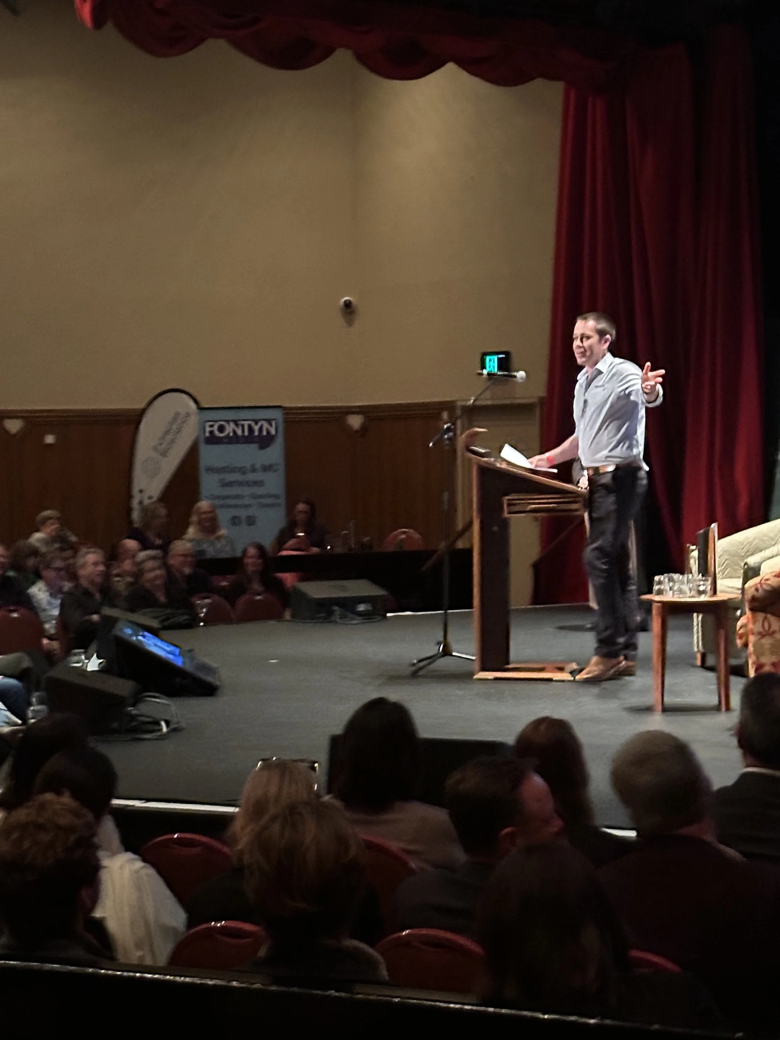 Live auction.jpg