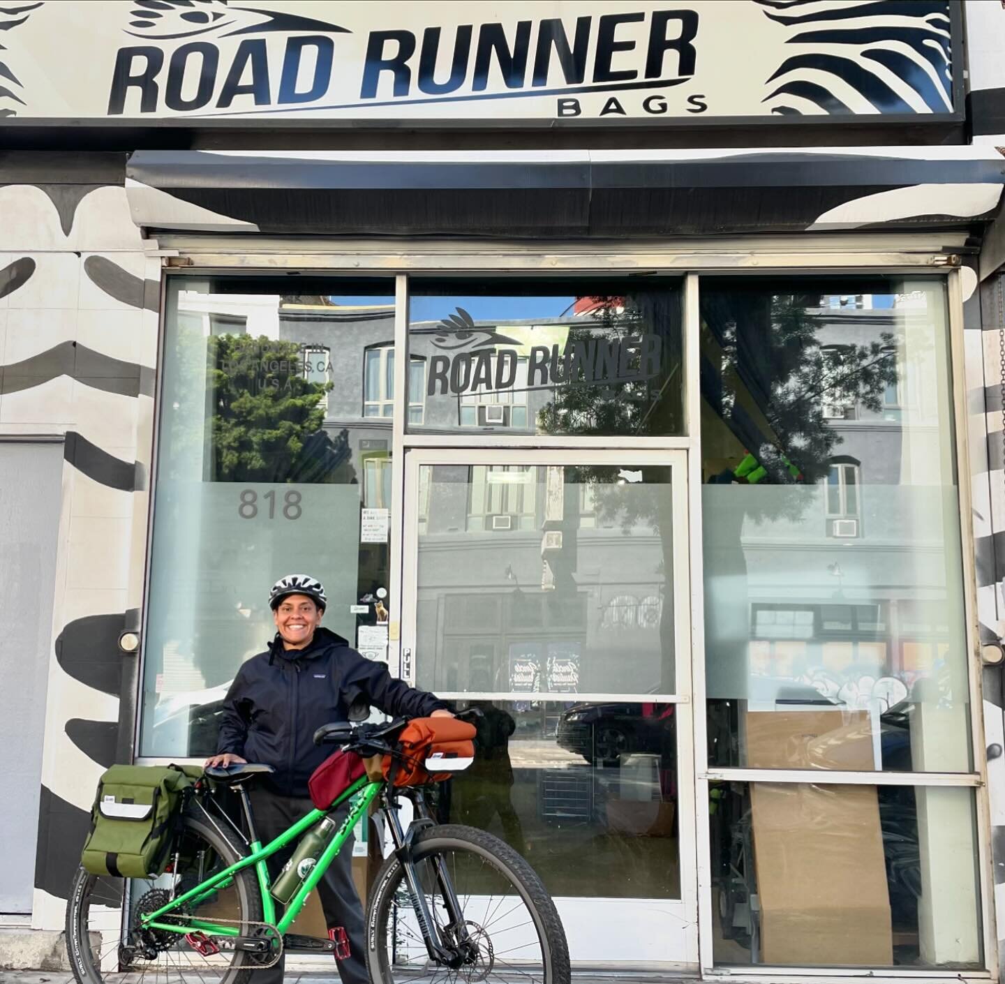 Beep, beep! Gratitude @roadrunnerbags for having me over today at the shop! 💯 LA made.  I appreciate the support you give me and other bike educators and advocates. Ride on! 

I&rsquo;m stoked about my bike adventure to connect with the Oholone land