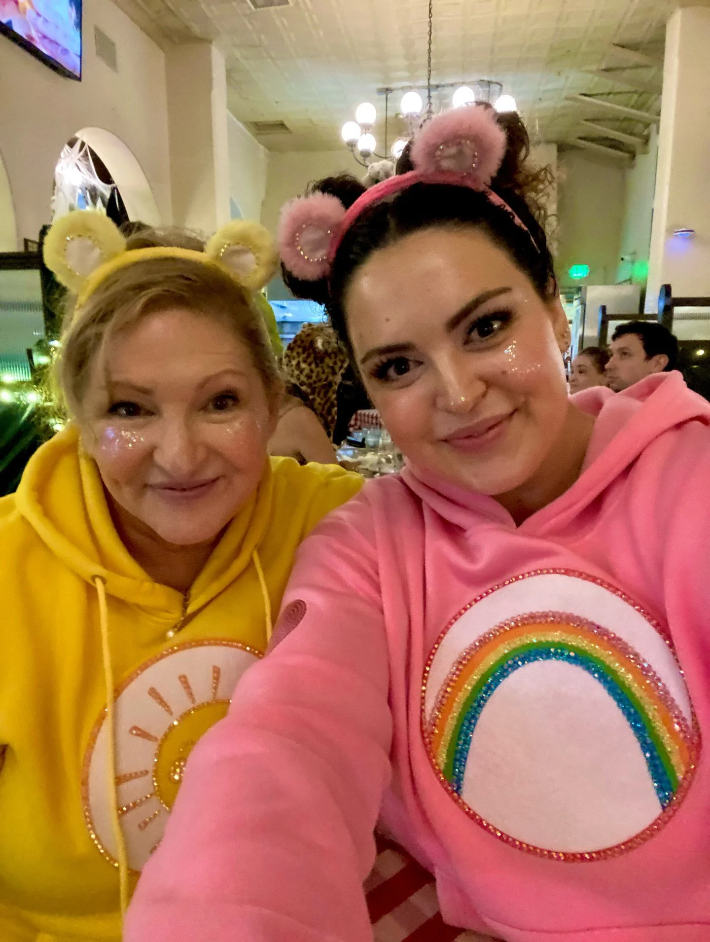 Care Bears 💖🧸💛

Literally my favorite costume of all time. ☀️🌈✨