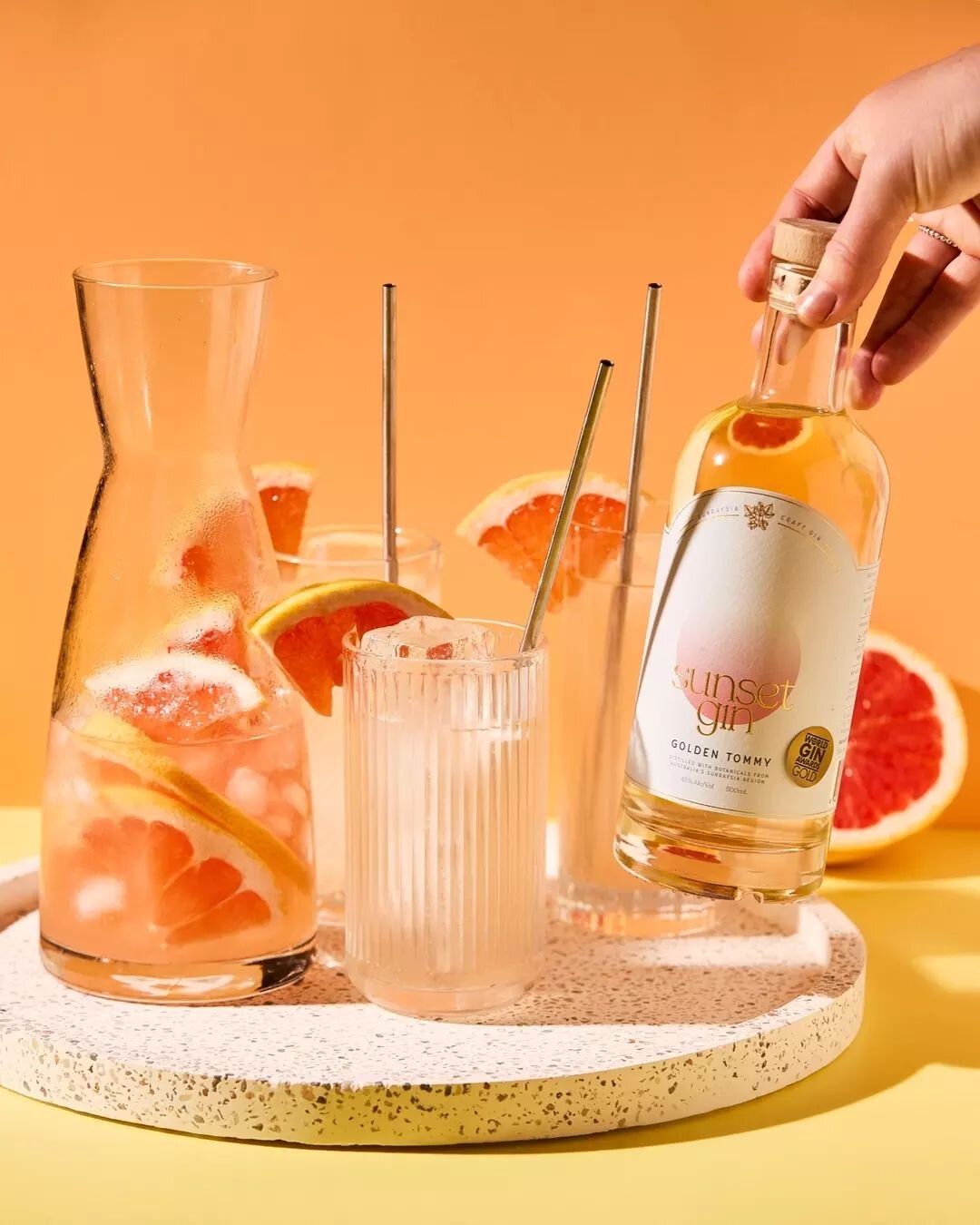 Sundays are&nbsp;best spent with friends, sipping on Grapefruit Gin Punch&nbsp;🍹☀️&nbsp;Recipe below!

Ingredients
✼ 2 parts @sunsetgin_au Golden Tommy Gin
✼ 4 parts freshly squeezed grapefruit juice
✼ 1 part elderflower syrup
✼ 8 parts Sparkling or