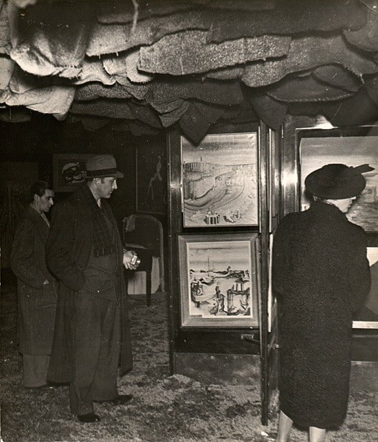 Visitors-with-flashlights.jpg