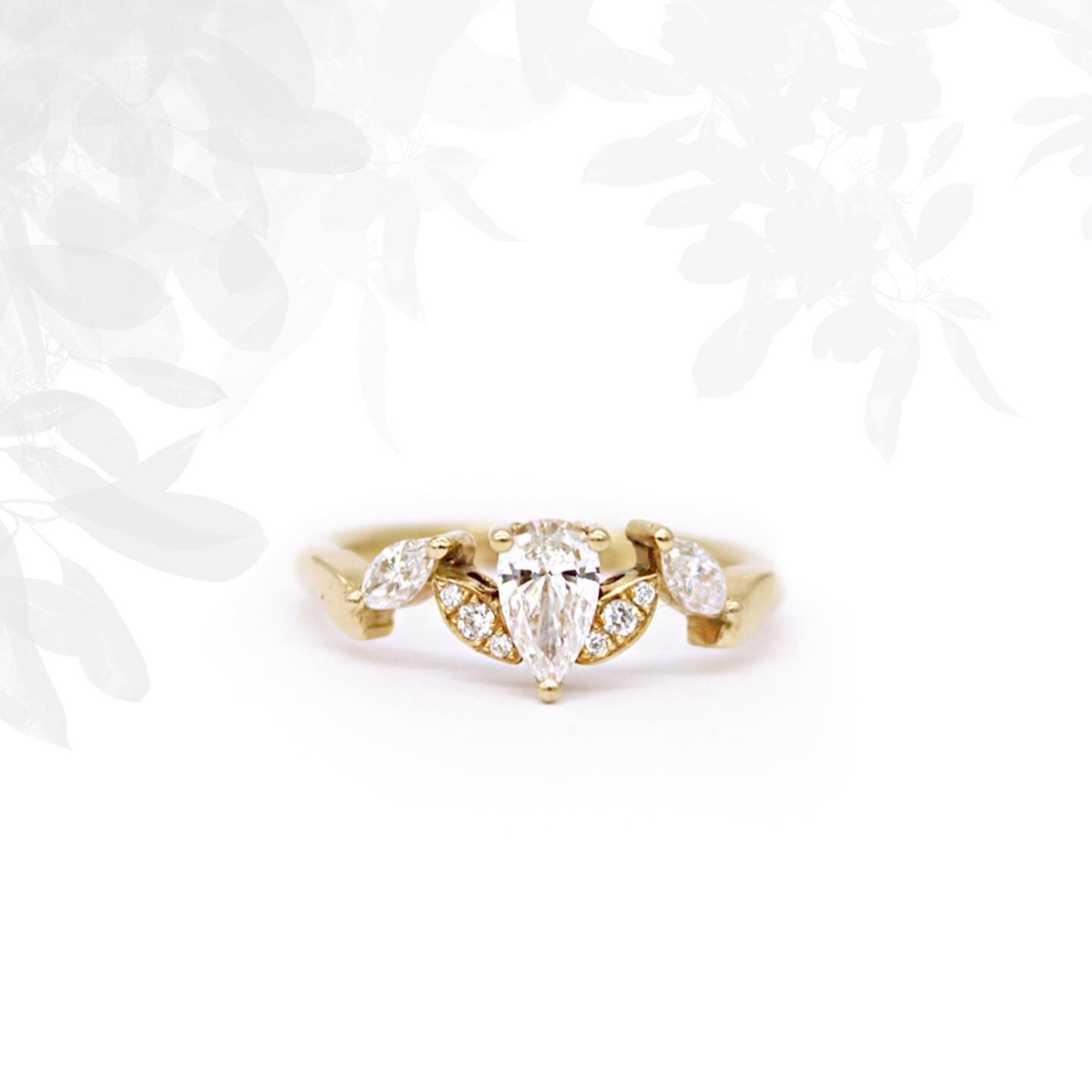 SILVESTRIA

Voici l&rsquo;histoire de la cr&eacute;ation de la bague de mes 30 ans!
Le jour de mon anniversaire, ma maman, mon fr&egrave;re et mon ch&eacute;ri m&rsquo;ont offert un magnifique diamant poire 😱💎

En parall&egrave;le, mes amis et le r