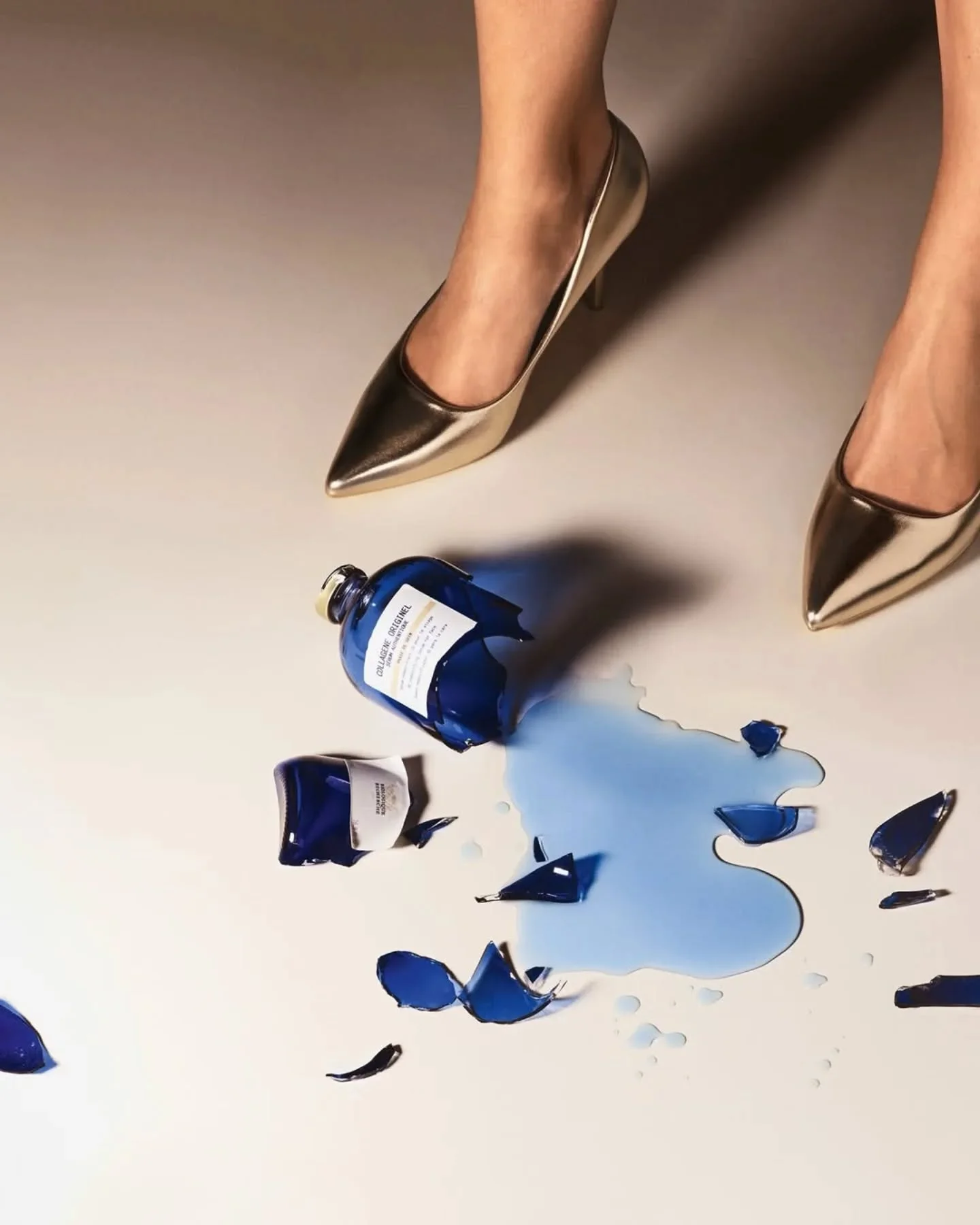 Fashion insiders best kept secret. Please handle with care. 

&Aring;h nej! Mardr&ouml;m!! 💙

Biologique Recherches serum &auml;r i glasflaskor f&ouml;r att skydda produkten s&aring; mycket som m&ouml;jligt. Vissa flaskor &auml;r f&auml;rgade f&ouml