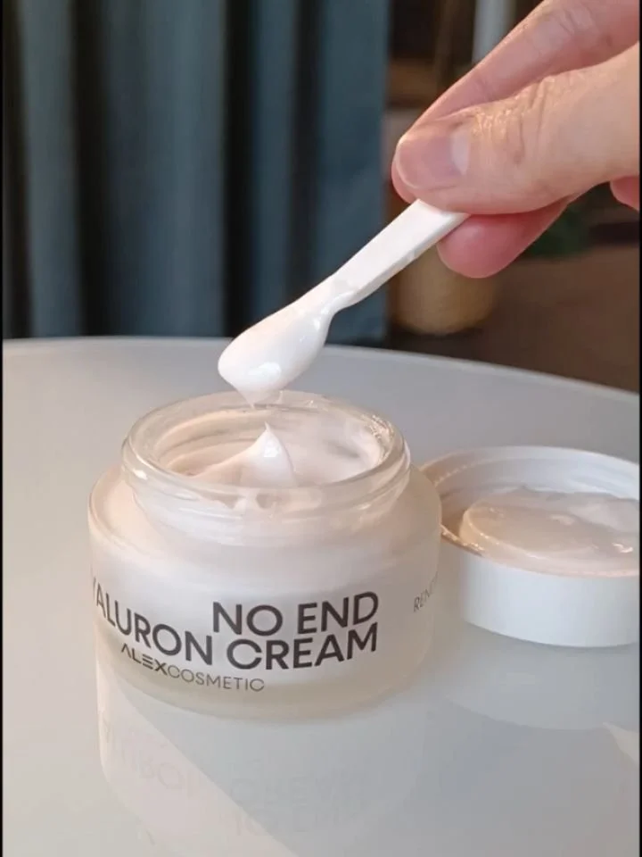 Fukt fukt fukt! 💦
NO END HYALURON CREAM

Denna fuktgivande ansiktskr&auml;m inneh&aring;ller moderna flermolekyl&auml;ra HA-formuleringar som ger intensiv, l&aring;ngvarig &aring;terfuktning.

Den passar b&aring;de morgon och kv&auml;ll, fr&auml;mst